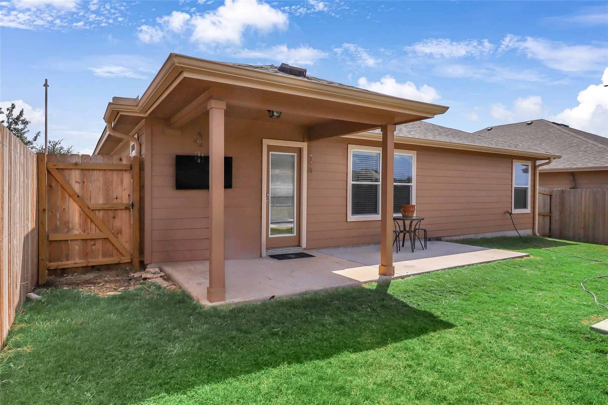 165 Cazador Dr, San Marcos, TX 78666