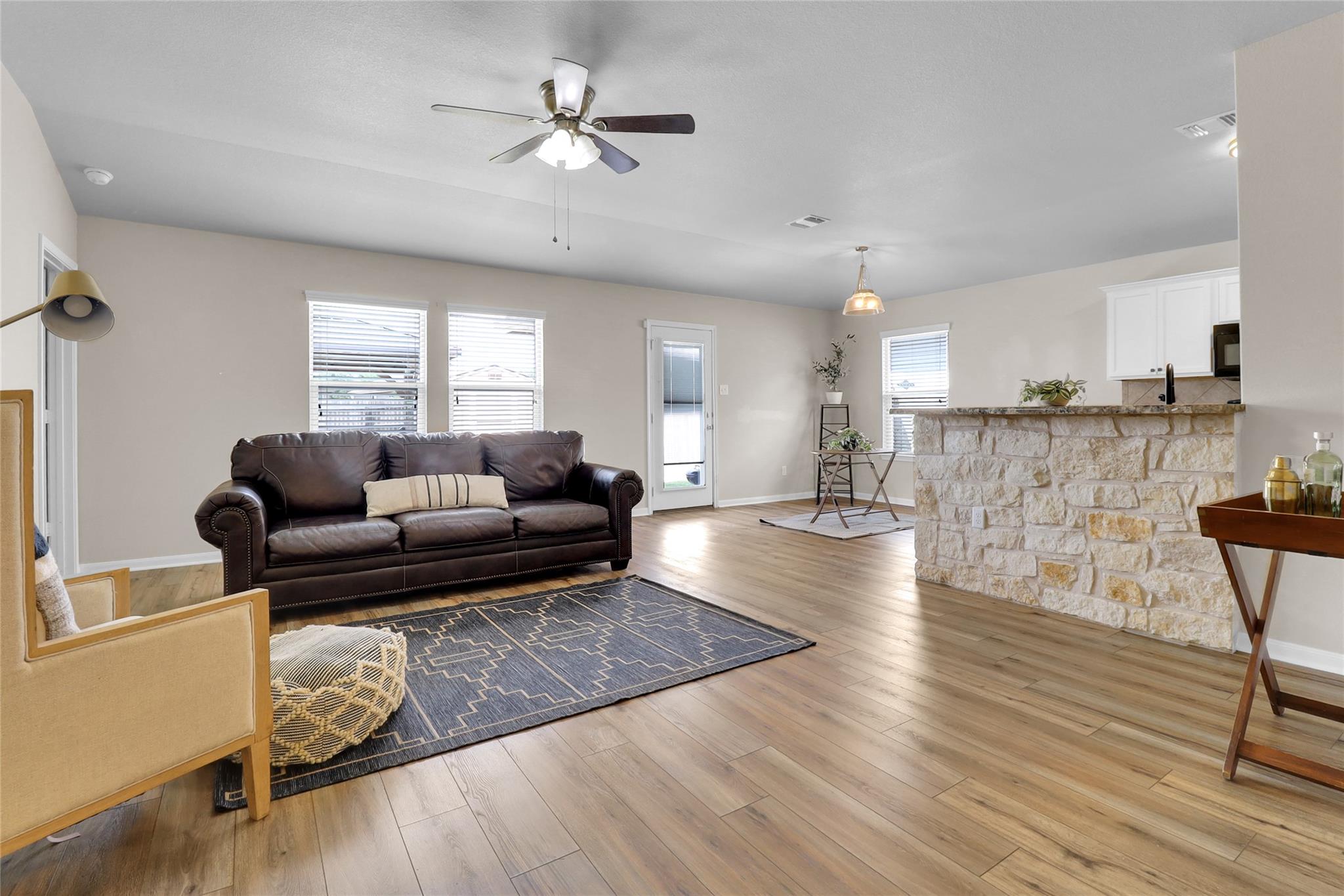 165 Cazador Dr, San Marcos, TX 78666