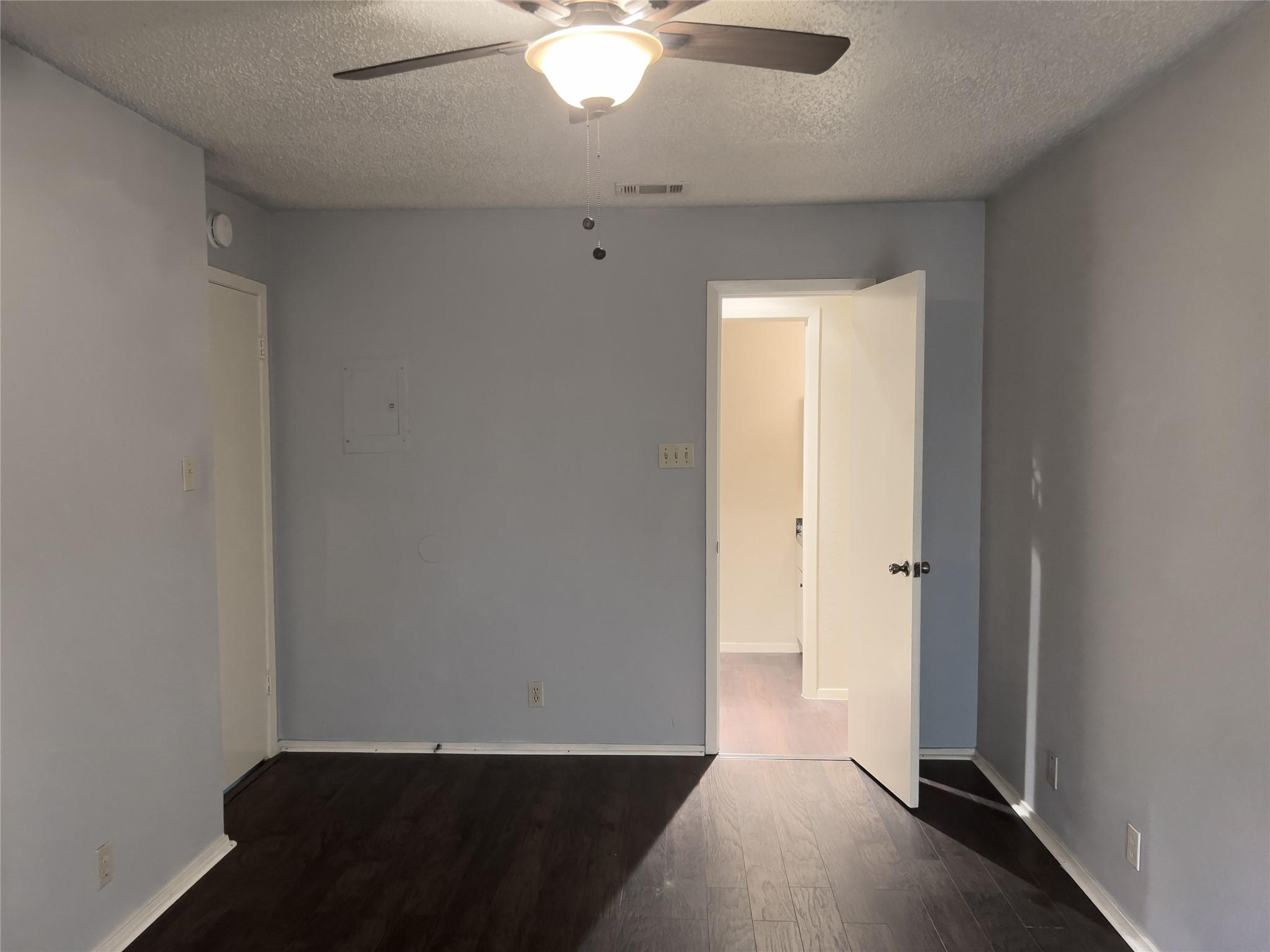 901 Taulbee Ln # D, Austin, TX 78757