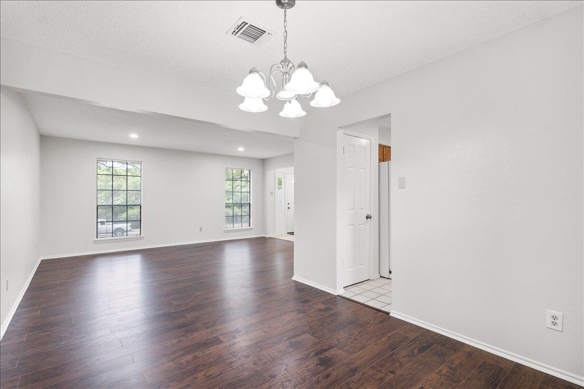 12000 Lincolnshire Dr, Austin, TX 78758