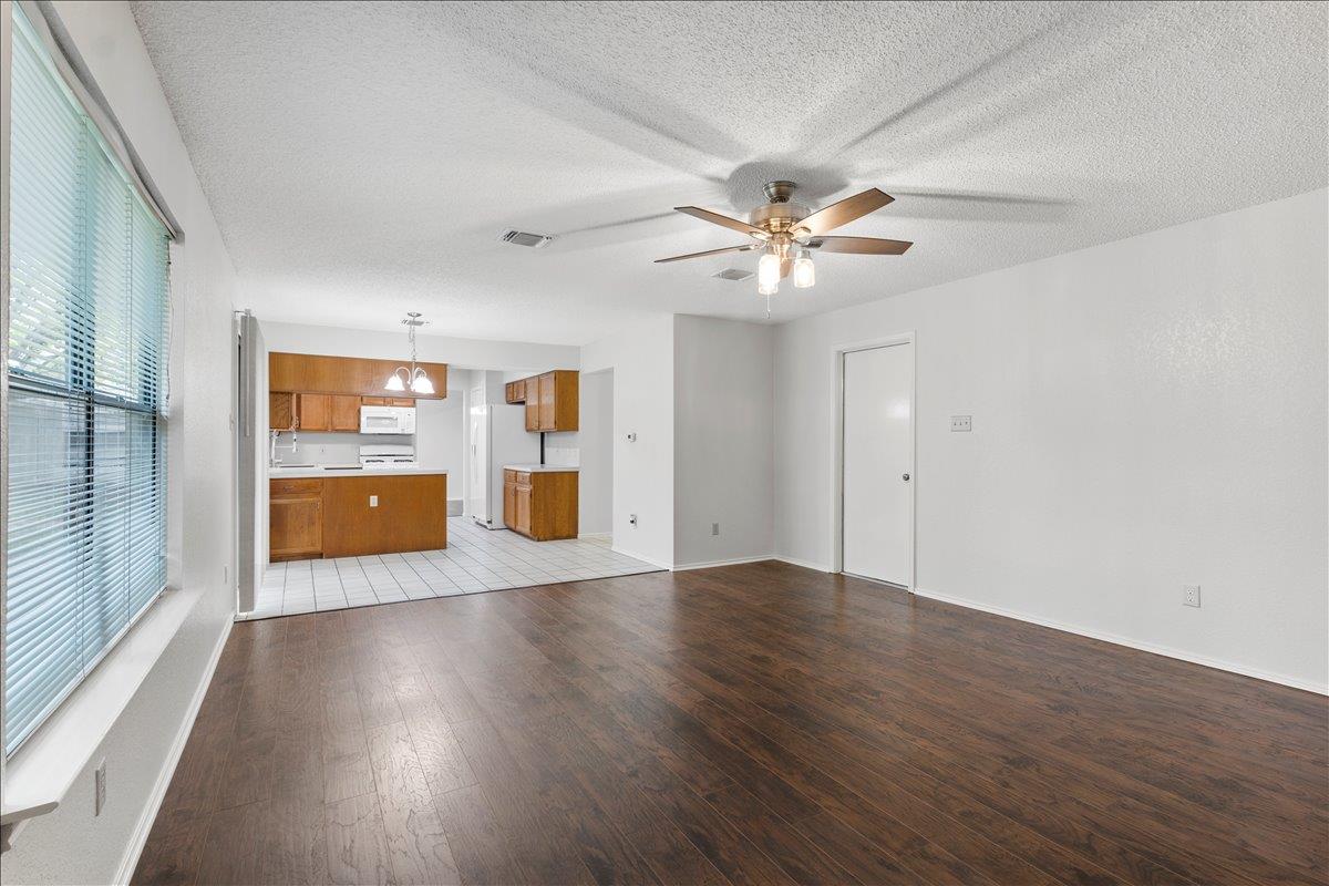 12000 Lincolnshire Dr, Austin, TX 78758