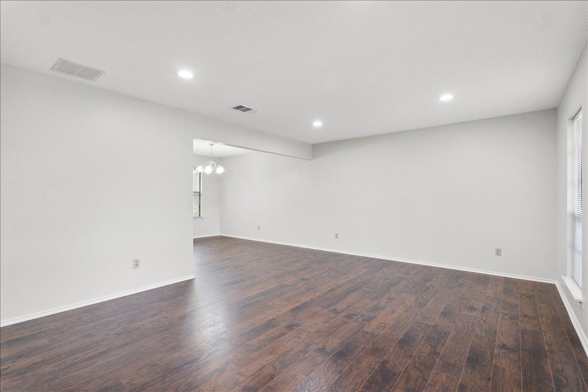 12000 Lincolnshire Dr, Austin, TX 78758