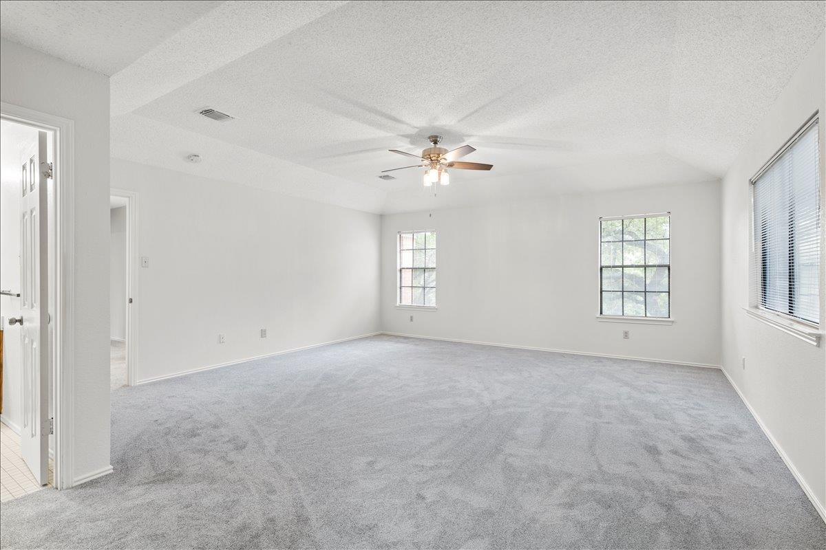 12000 Lincolnshire Dr, Austin, TX 78758