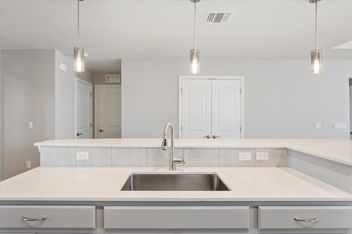 105 Comal Ln, Georgetown, TX 78633