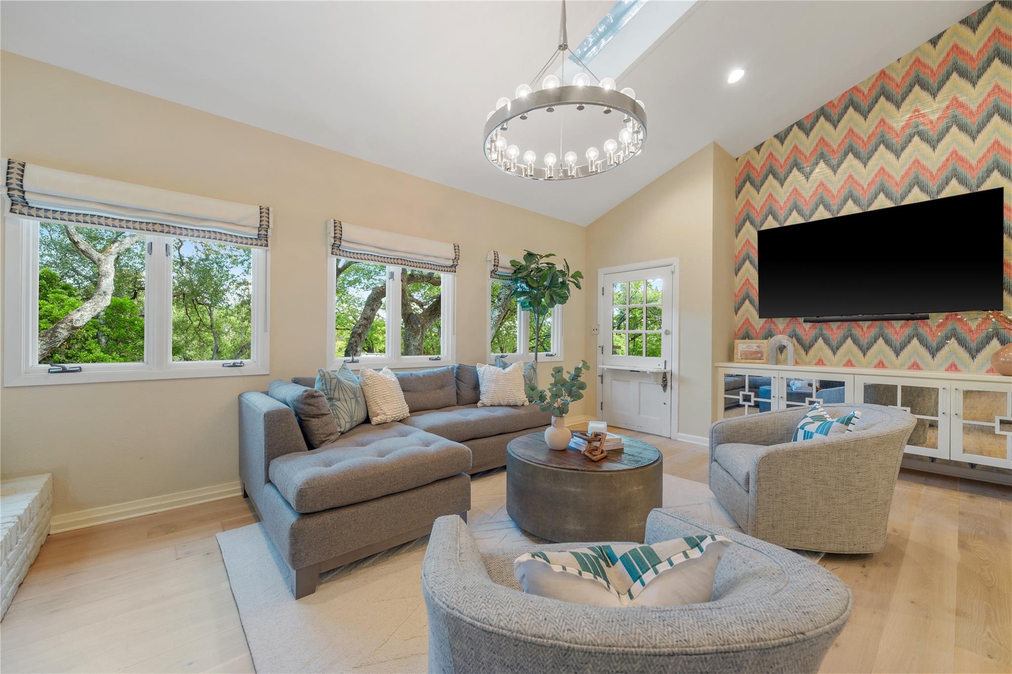 806 Rock Creek Dr, West Lake Hills, TX 78746