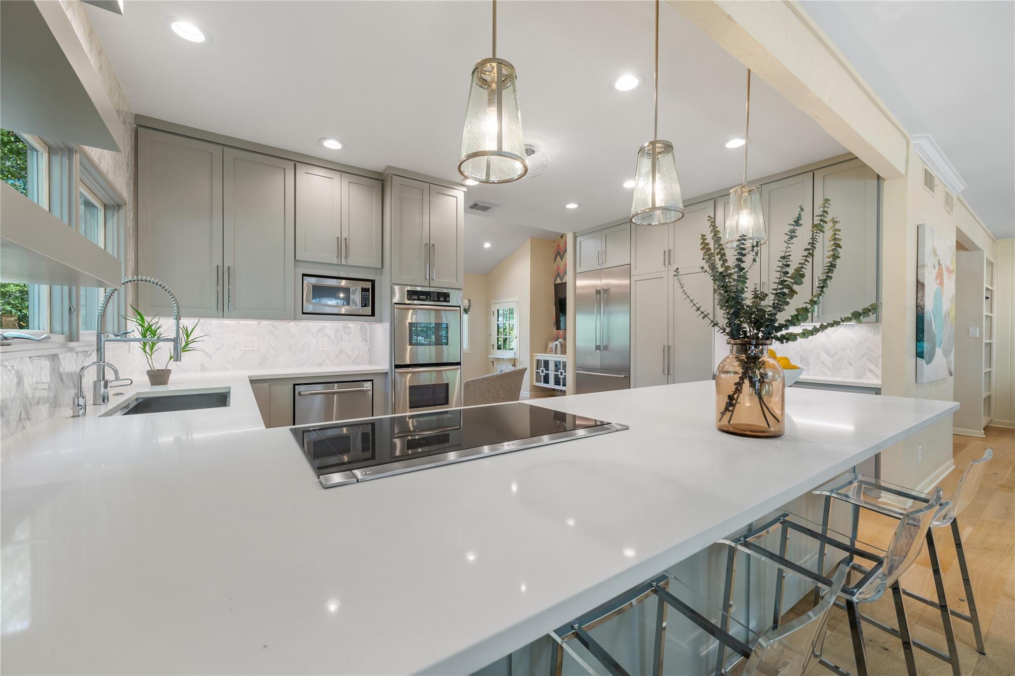 806 Rock Creek Dr, West Lake Hills, TX 78746