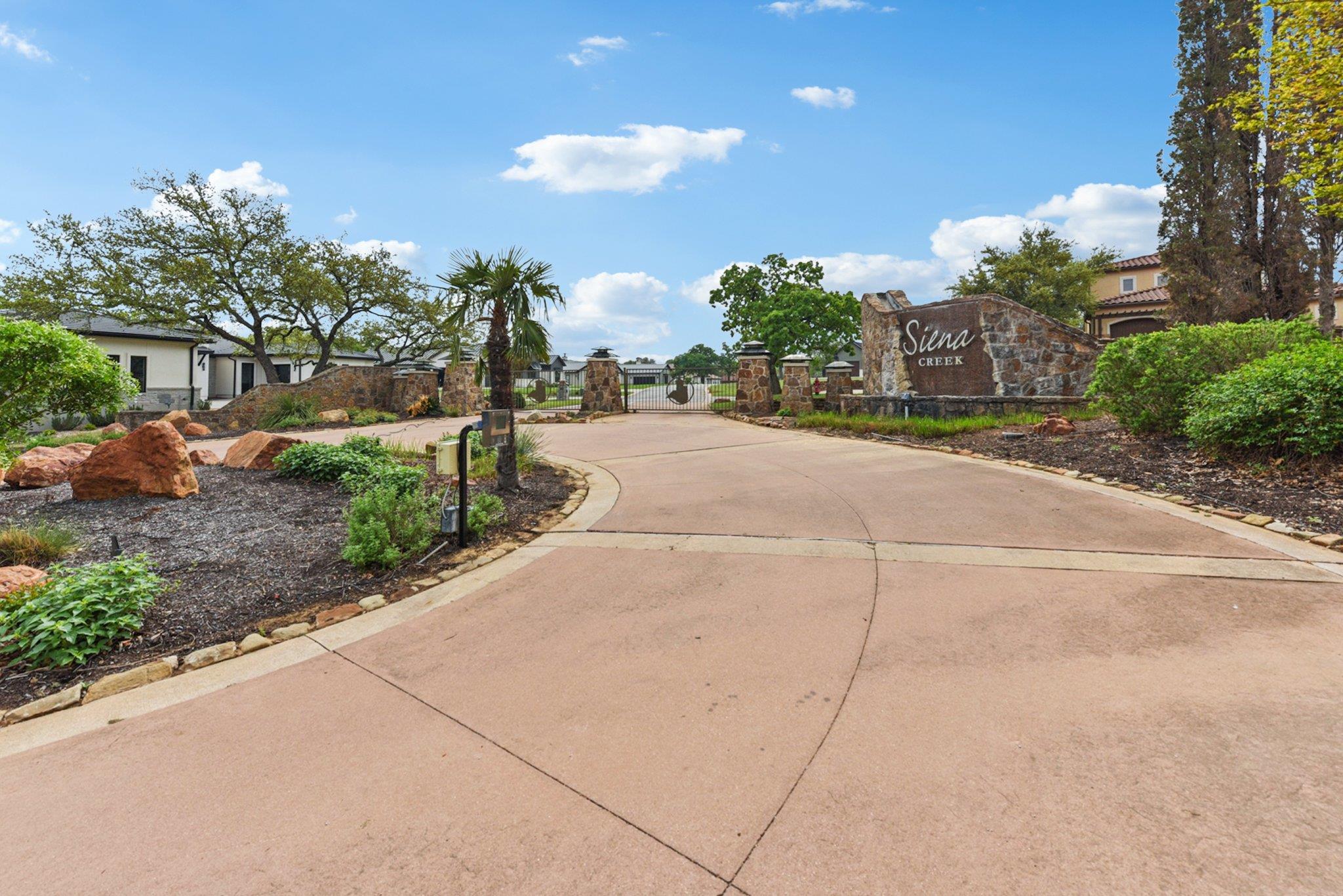 205 Mitchell Creek Dr, Horseshoe Bay, TX 78657