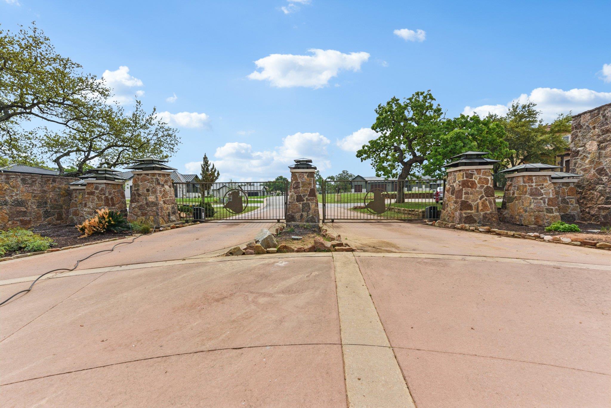 205 Mitchell Creek Dr, Horseshoe Bay, TX 78657