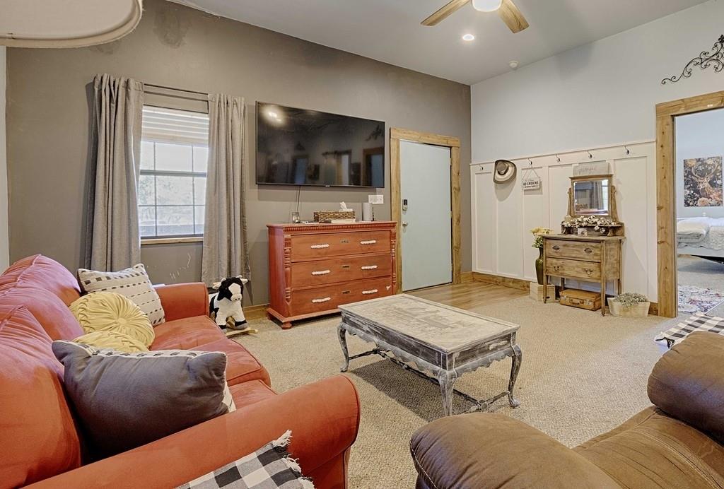 5160 Avenue B, Sheridan, TX 77475