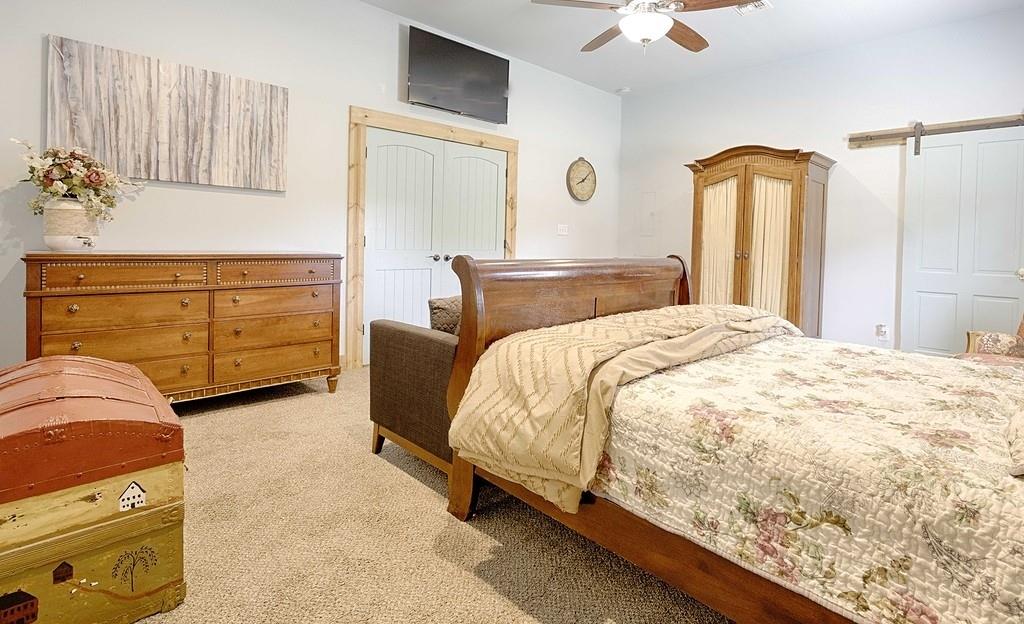 5160 Avenue B, Sheridan, TX 77475