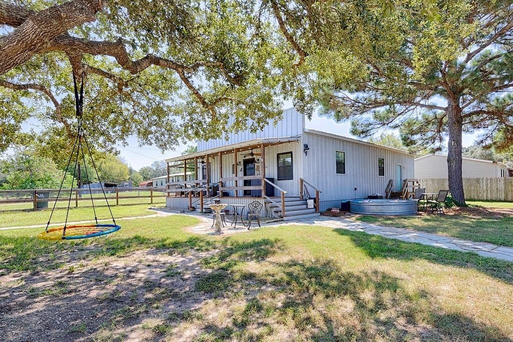 5160 Avenue B, Sheridan, TX 77475