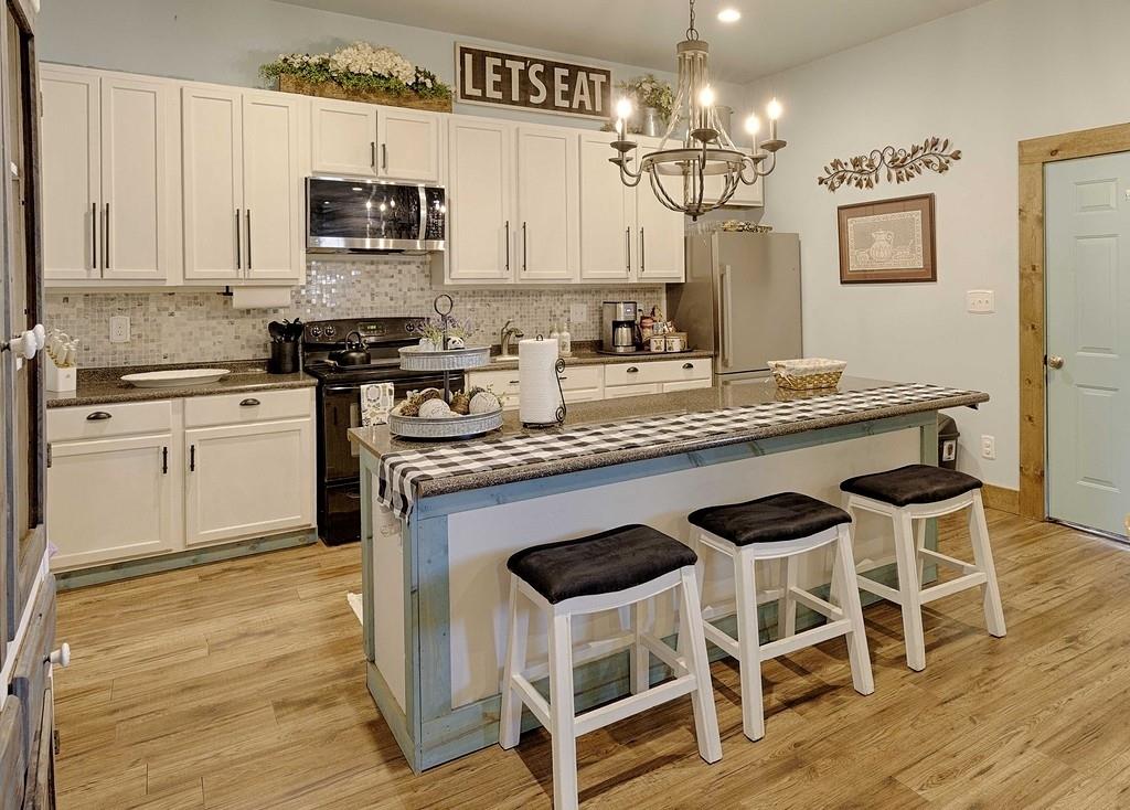 5160 Avenue B, Sheridan, TX 77475