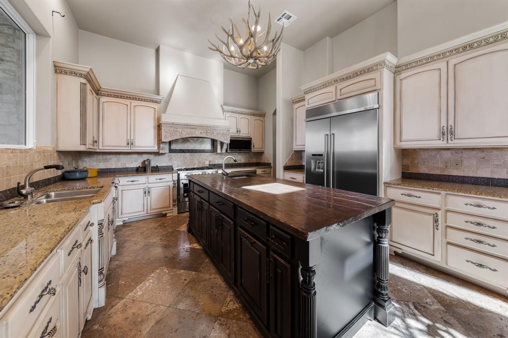 401 Brooks Hollow Rd, Lakeway, TX 78734