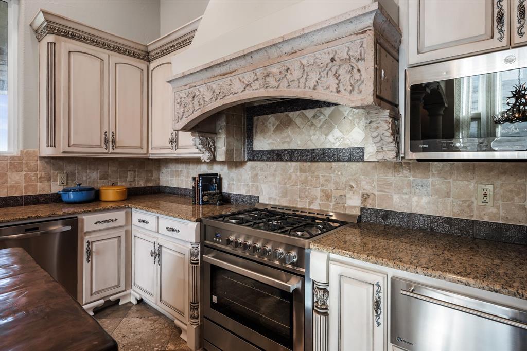 401 Brooks Hollow Rd, Lakeway, TX 78734