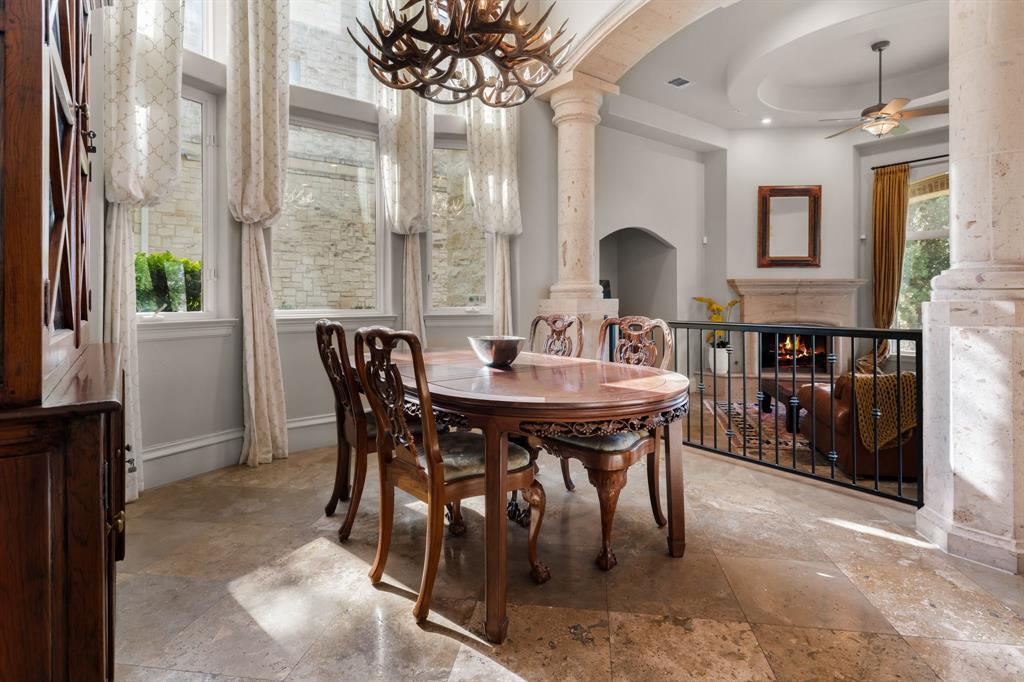 401 Brooks Hollow Rd, Lakeway, TX 78734