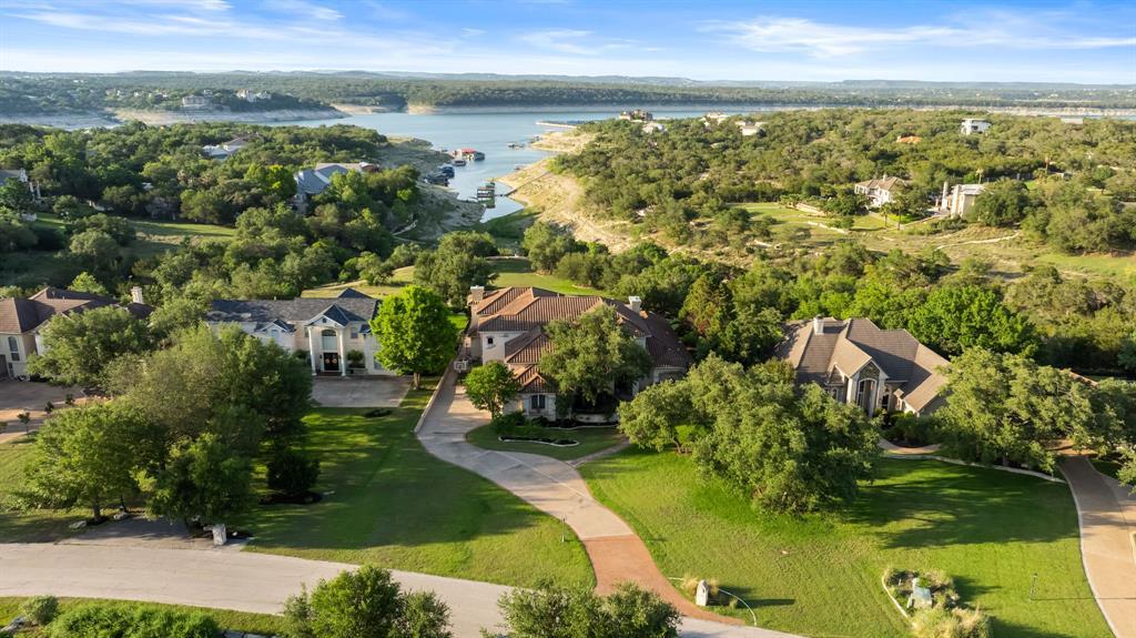 401 Brooks Hollow Rd, Lakeway, TX 78734