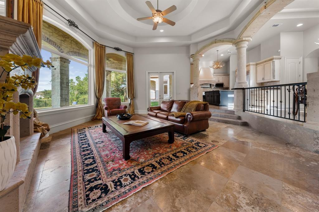 401 Brooks Hollow Rd, Lakeway, TX 78734