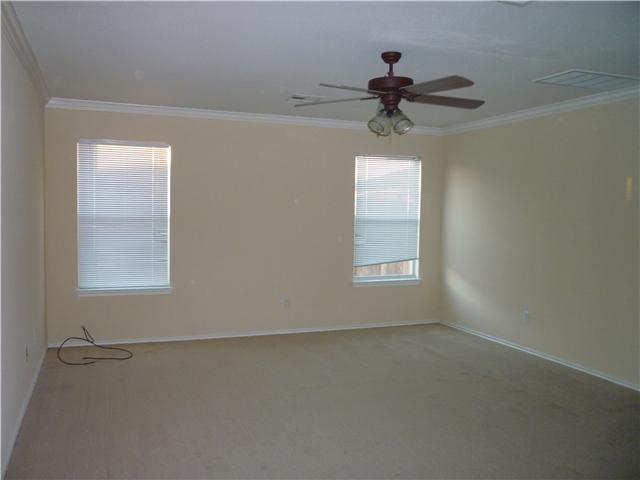 103 Paddington Way, Hutto, TX 78634