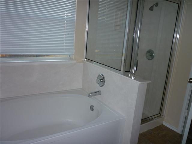 103 Paddington Way, Hutto, TX 78634