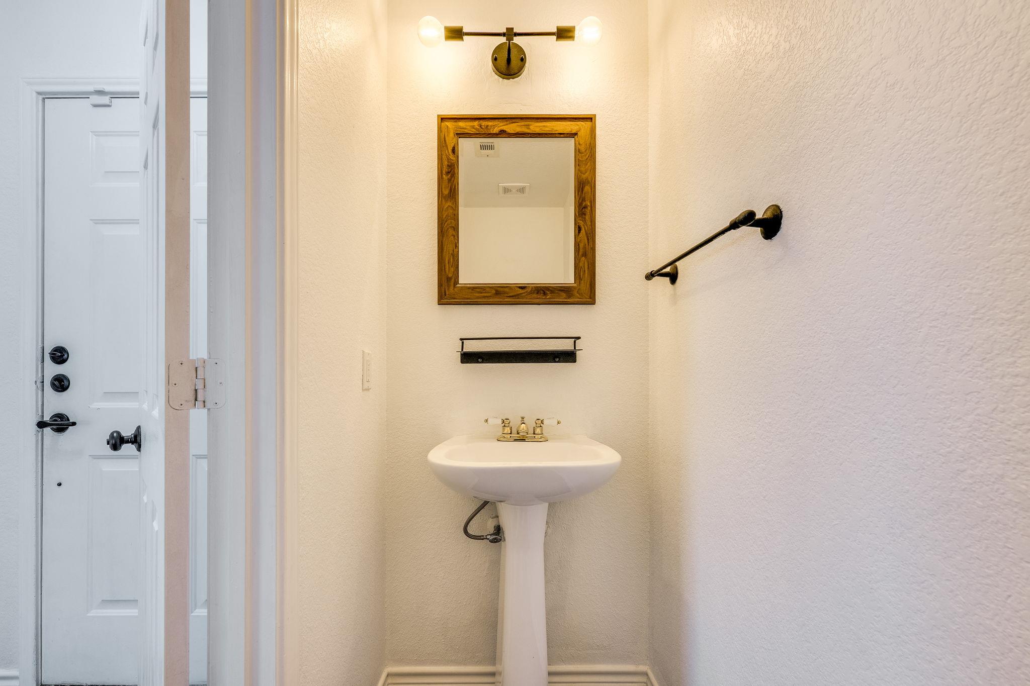 356 Wetzel, Kyle, TX 78640