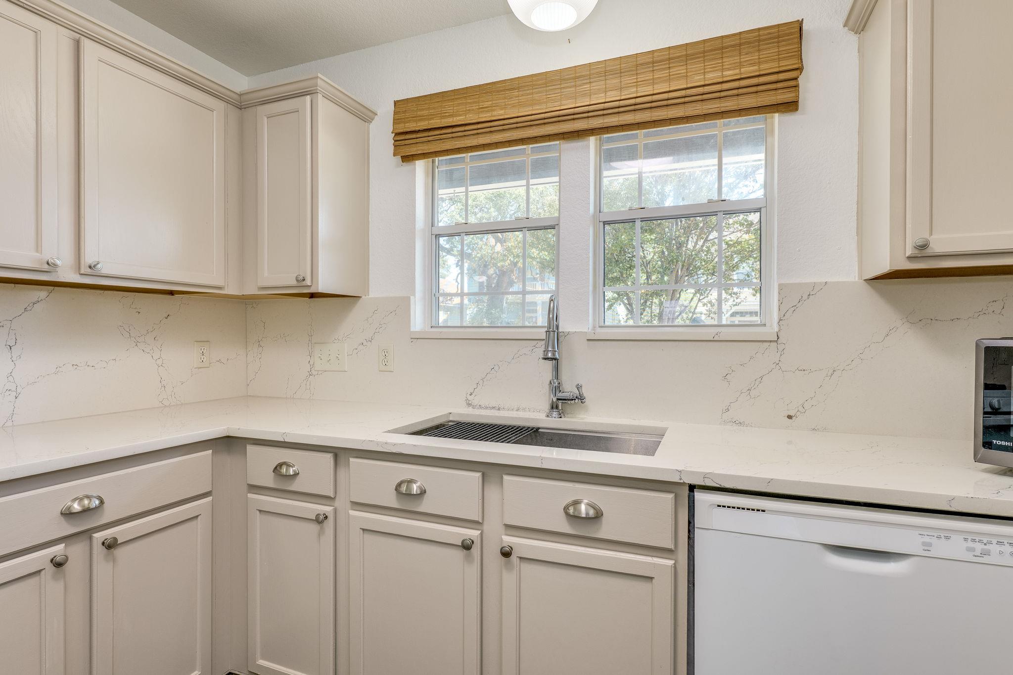 356 Wetzel, Kyle, TX 78640