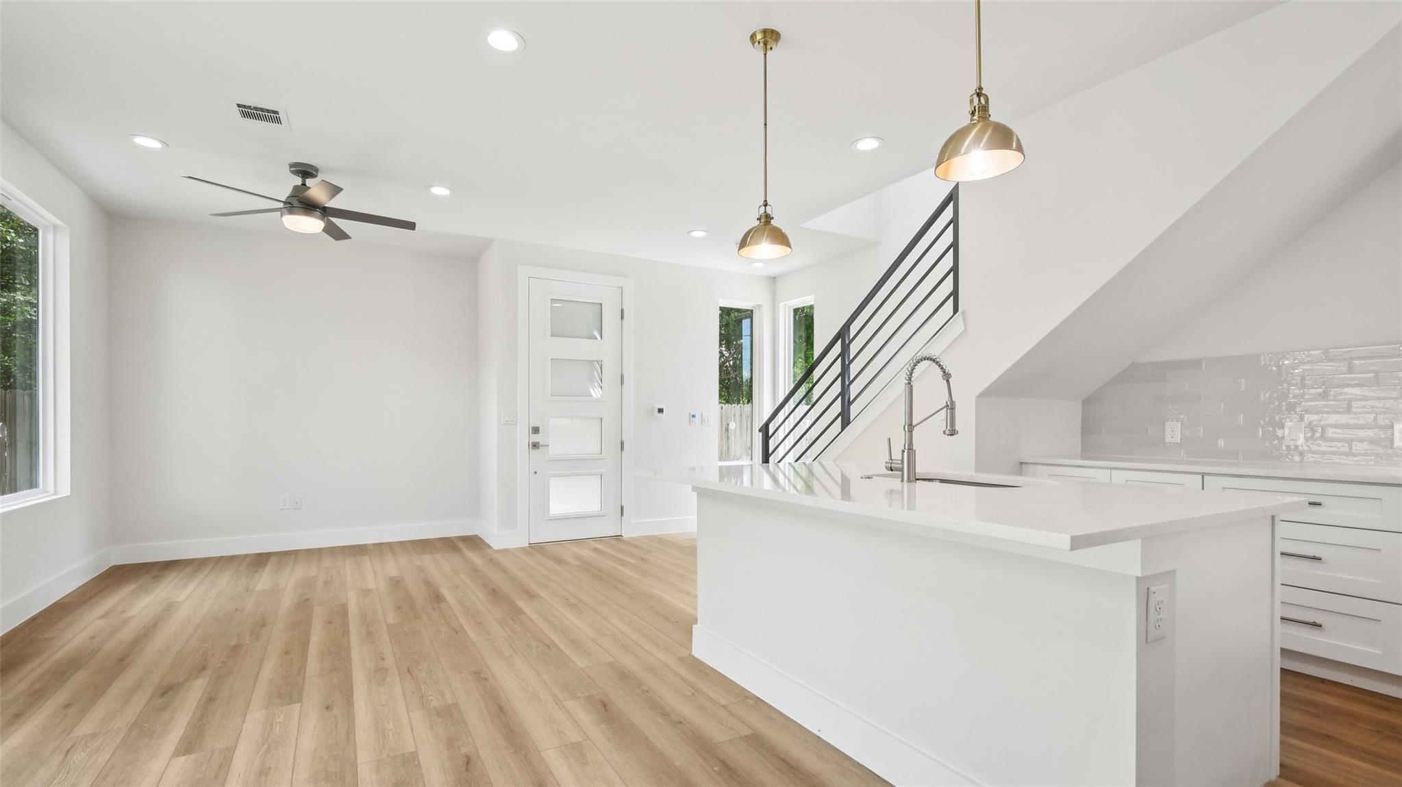 9104 Georgian Dr, Austin, TX 78753