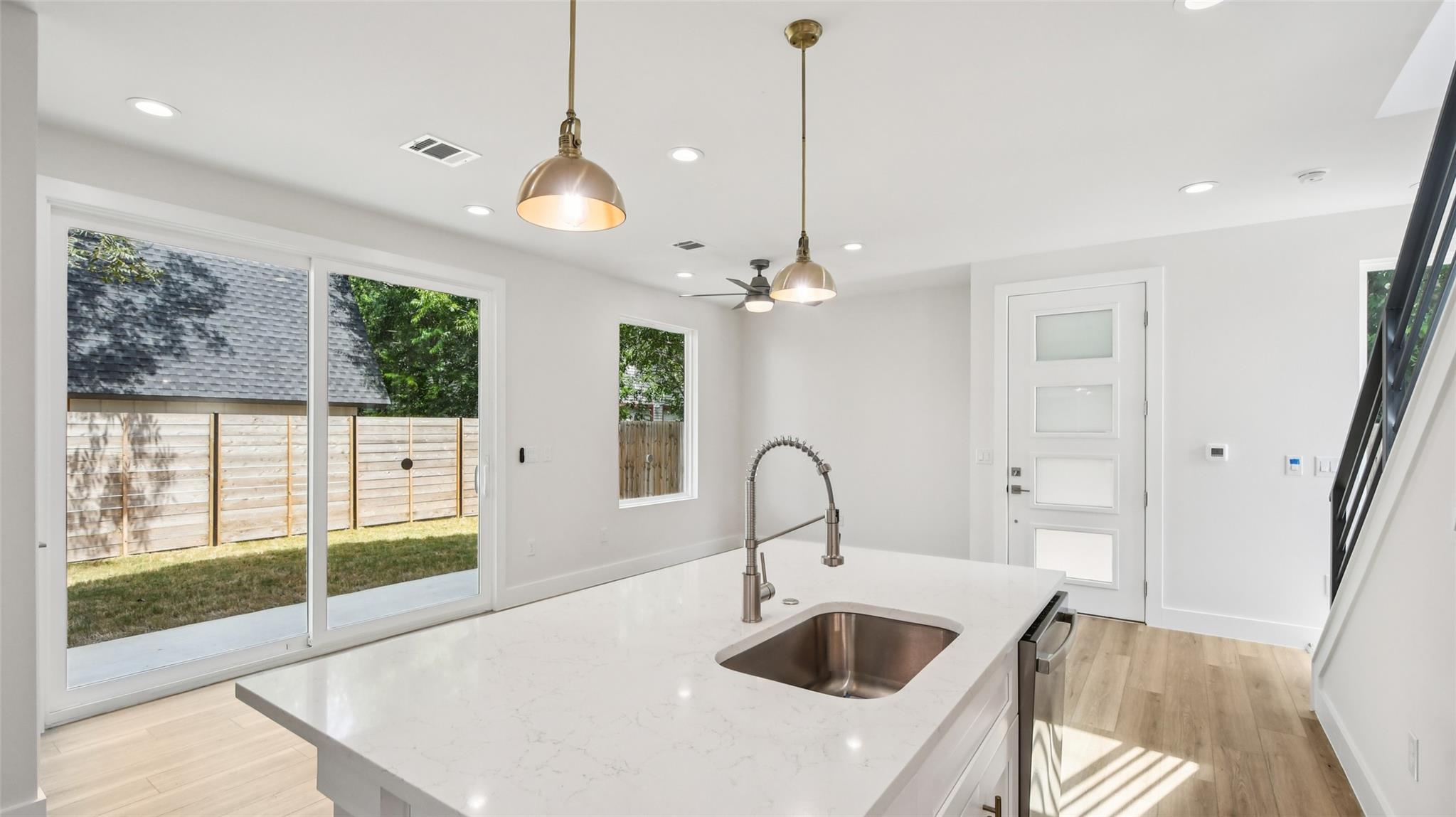 9104 Georgian Dr, Austin, TX 78753