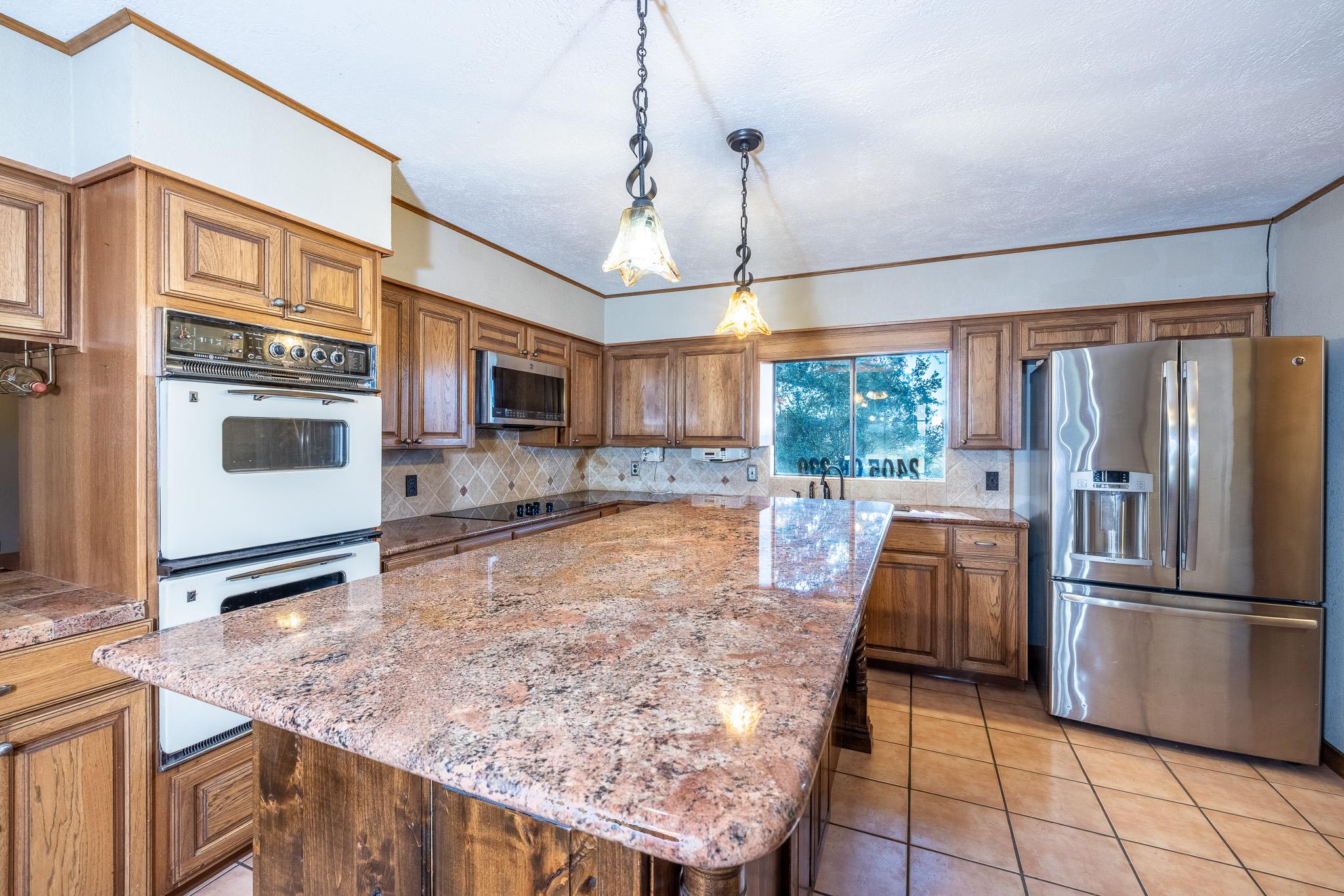 2405 County Road 239, Gonzales, TX 78629