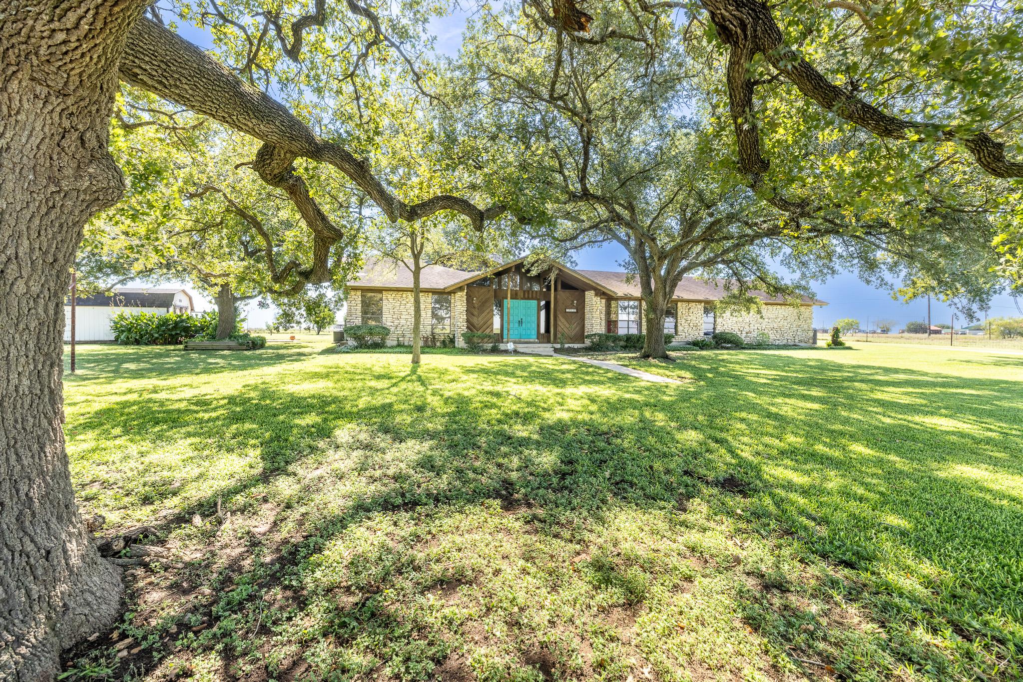 2405 County Road 239, Gonzales, TX 78629