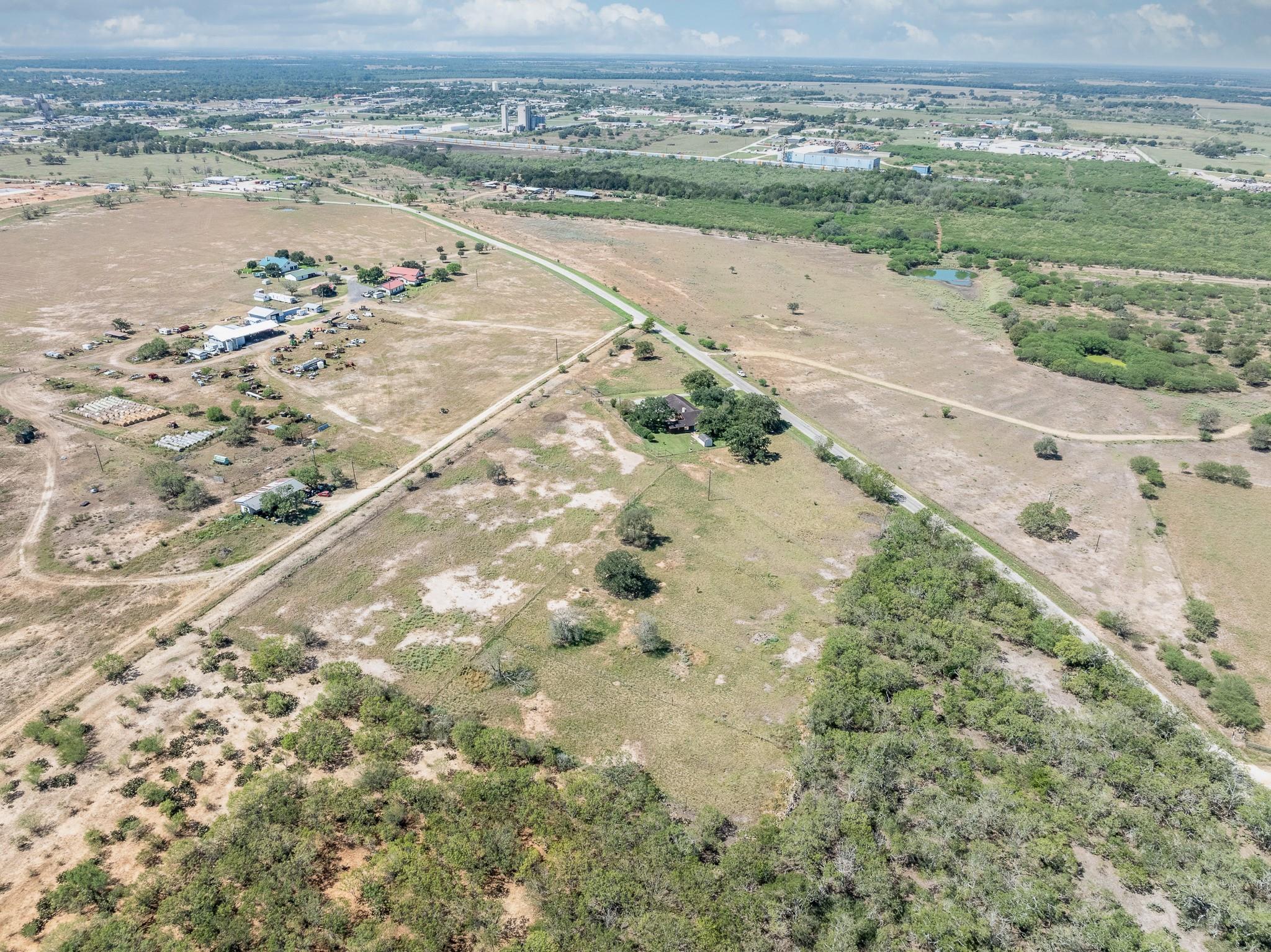 2405 County Road 239, Gonzales, TX 78629