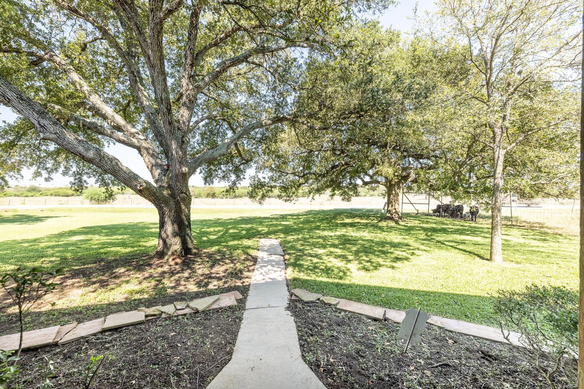 2405 County Road 239, Gonzales, TX 78629