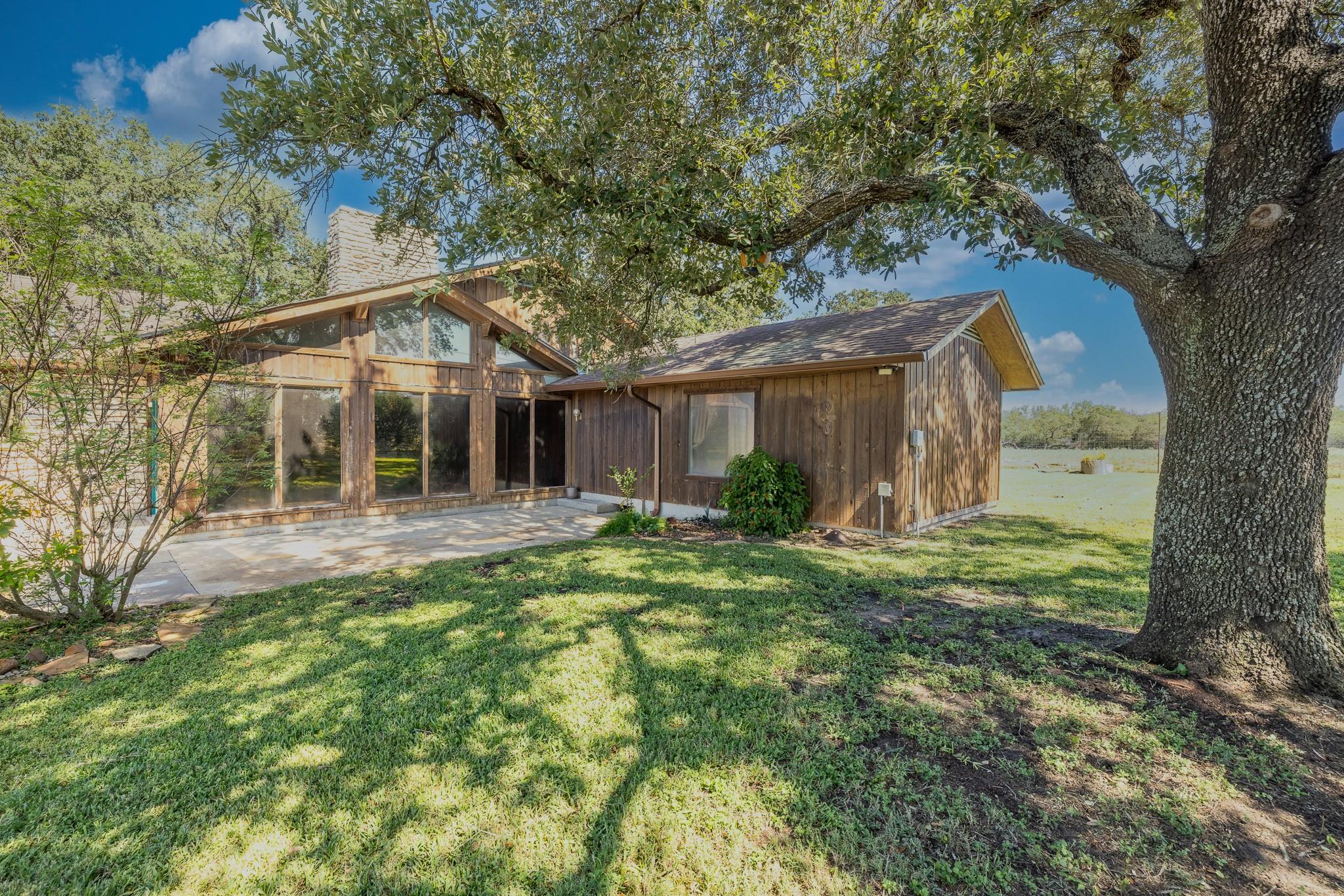 2405 County Road 239, Gonzales, TX 78629