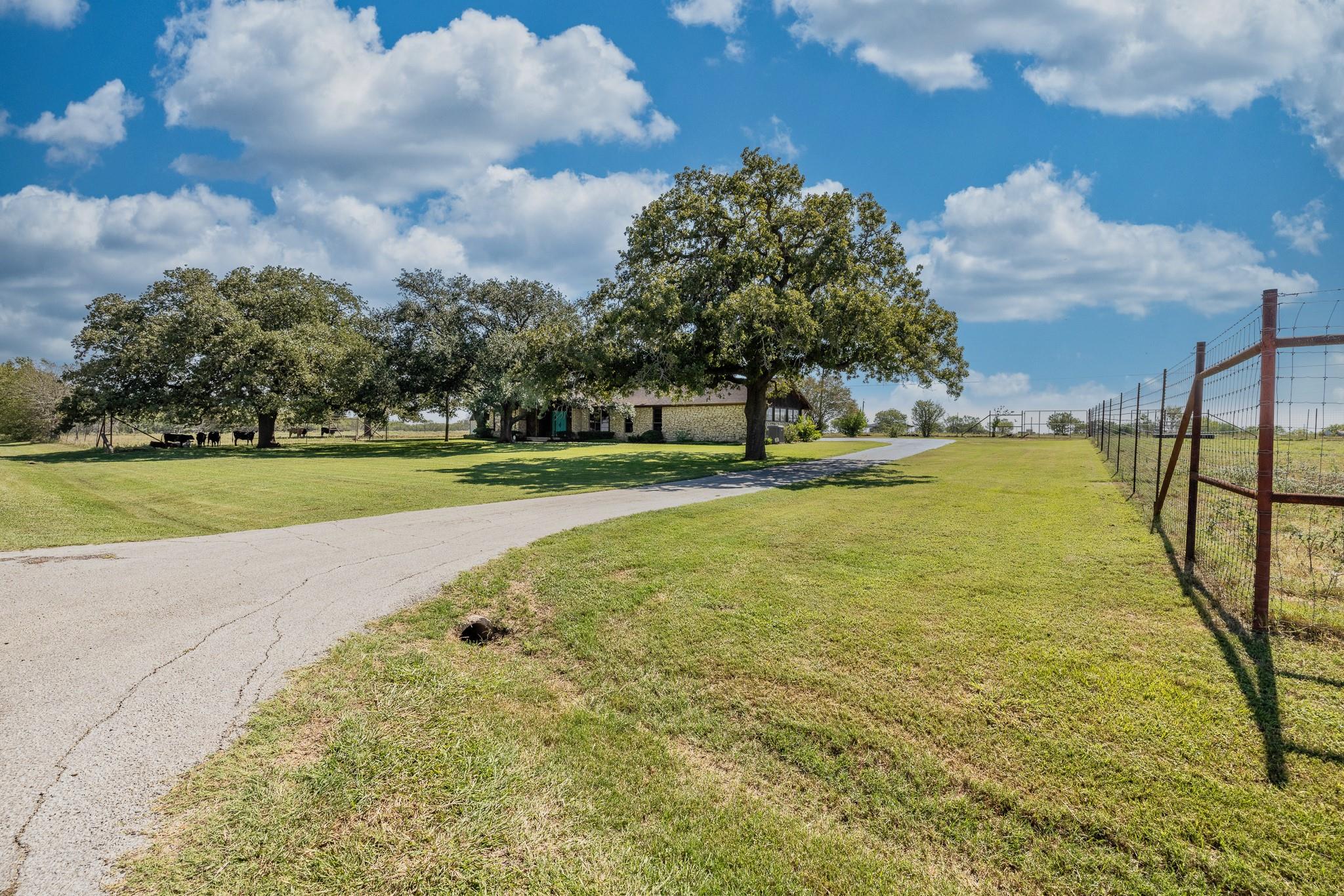 2405 County Road 239, Gonzales, TX 78629