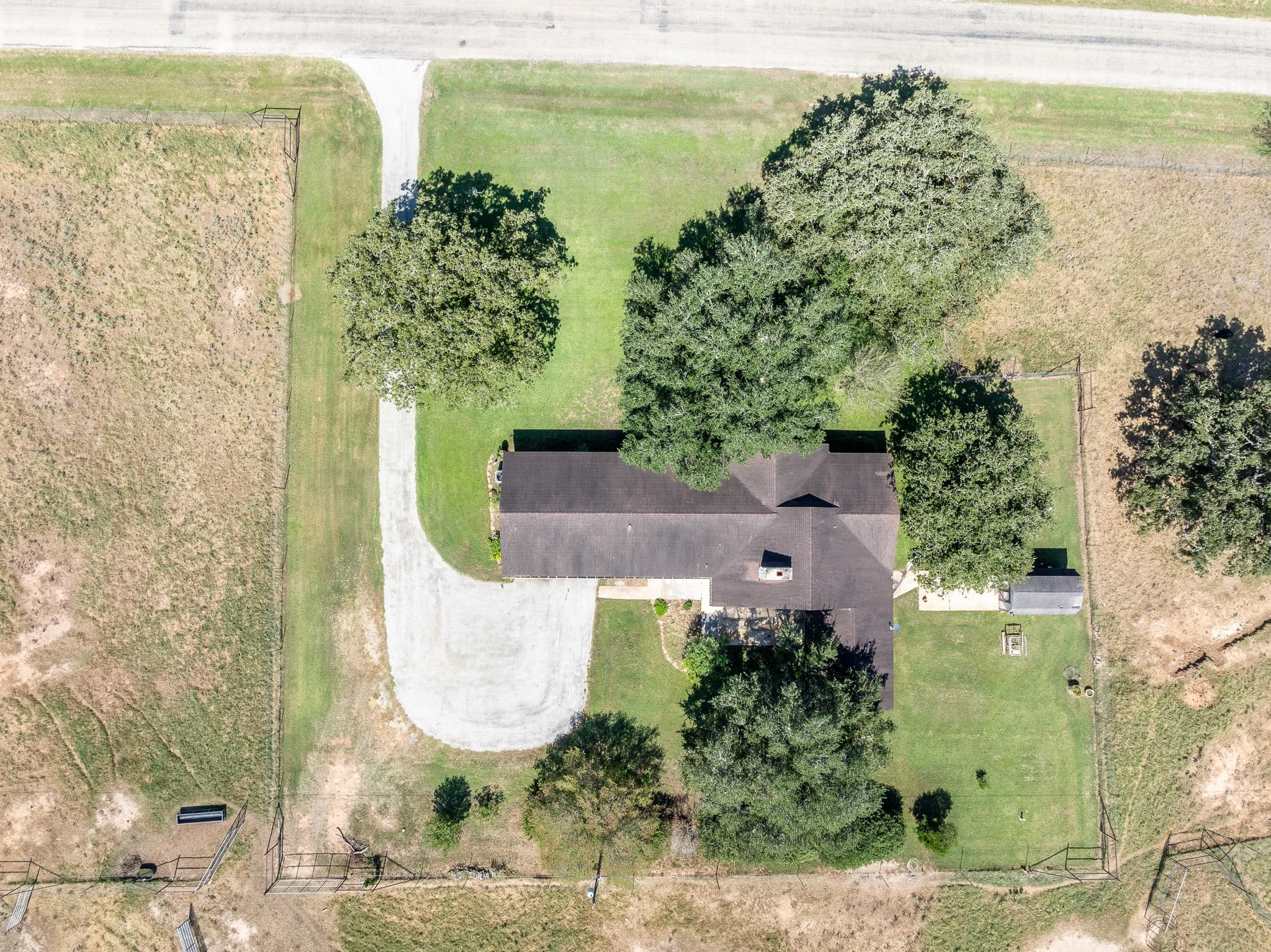 2405 County Road 239, Gonzales, TX 78629