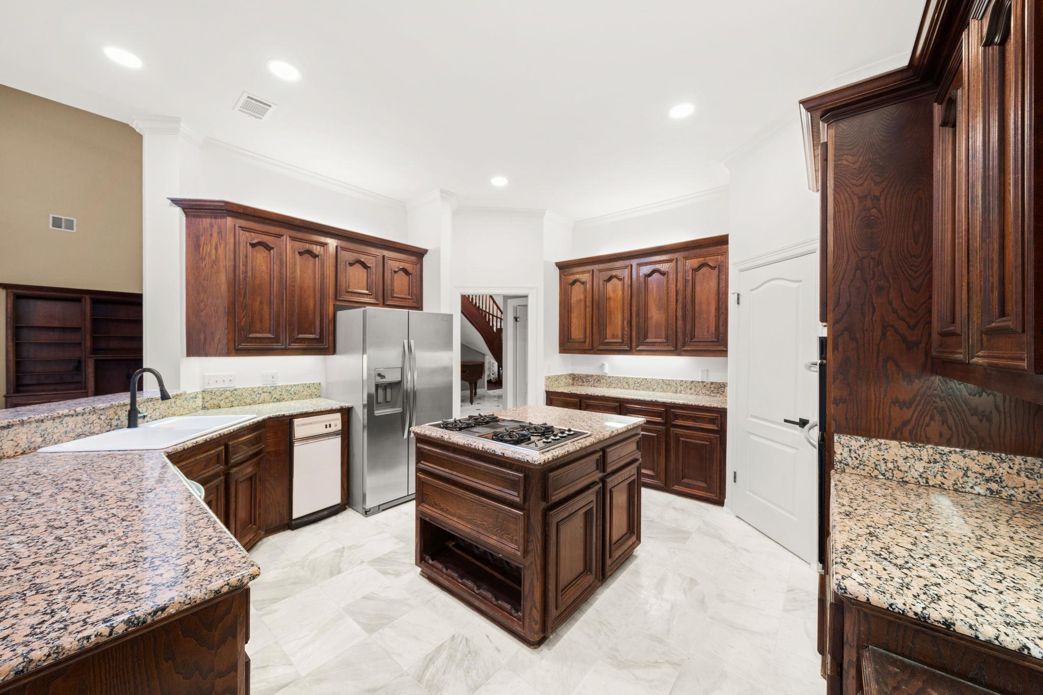 901 Westlake Dr, West Lake Hills, TX 78746