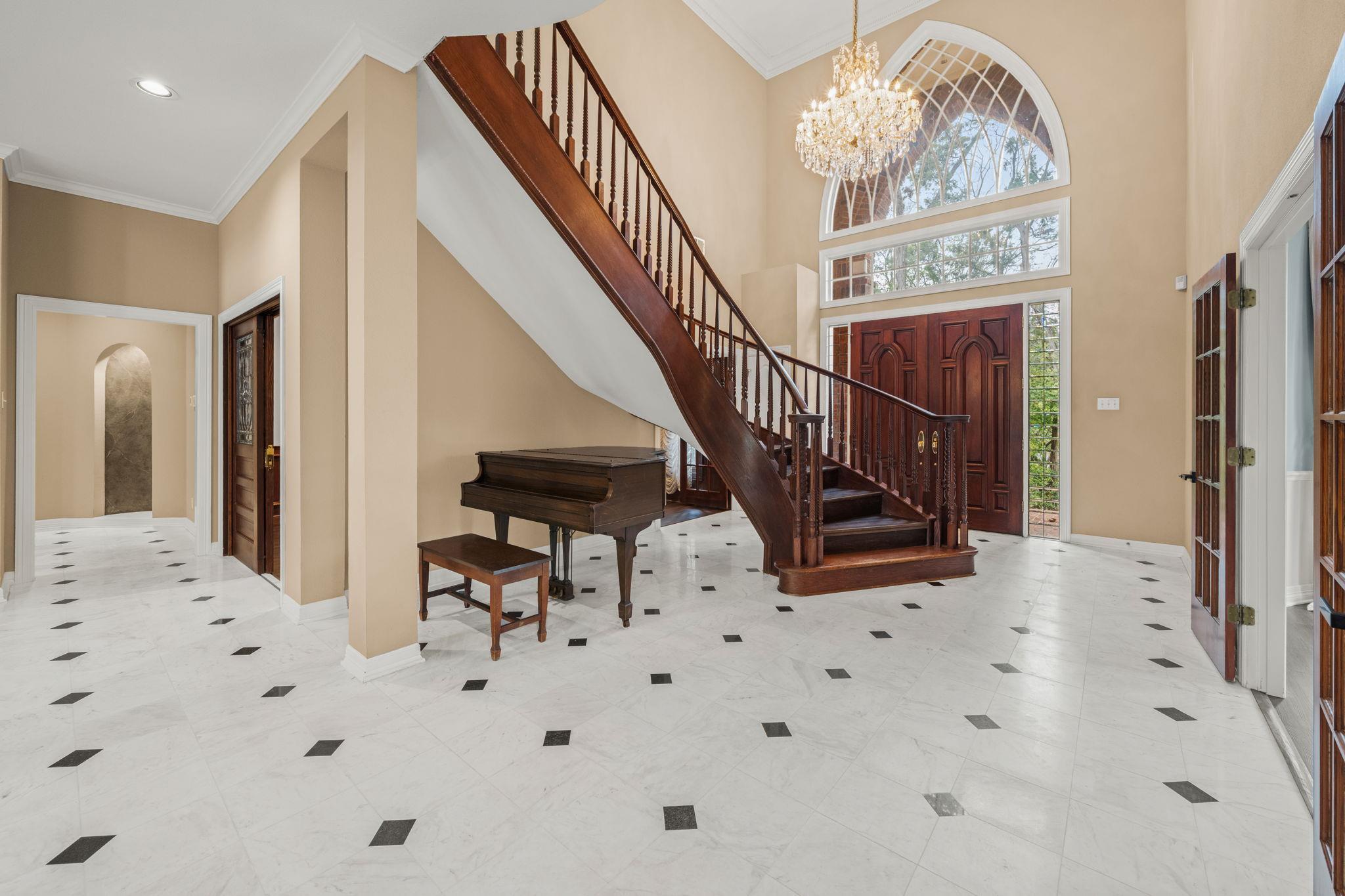 901 Westlake Dr, West Lake Hills, TX 78746