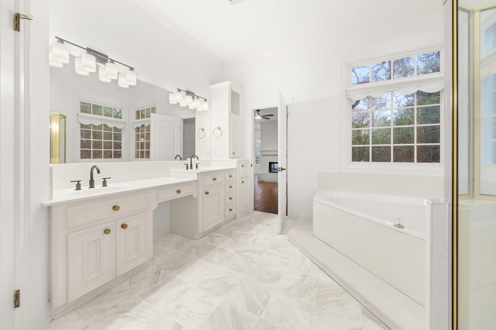 901 Westlake Dr, West Lake Hills, TX 78746