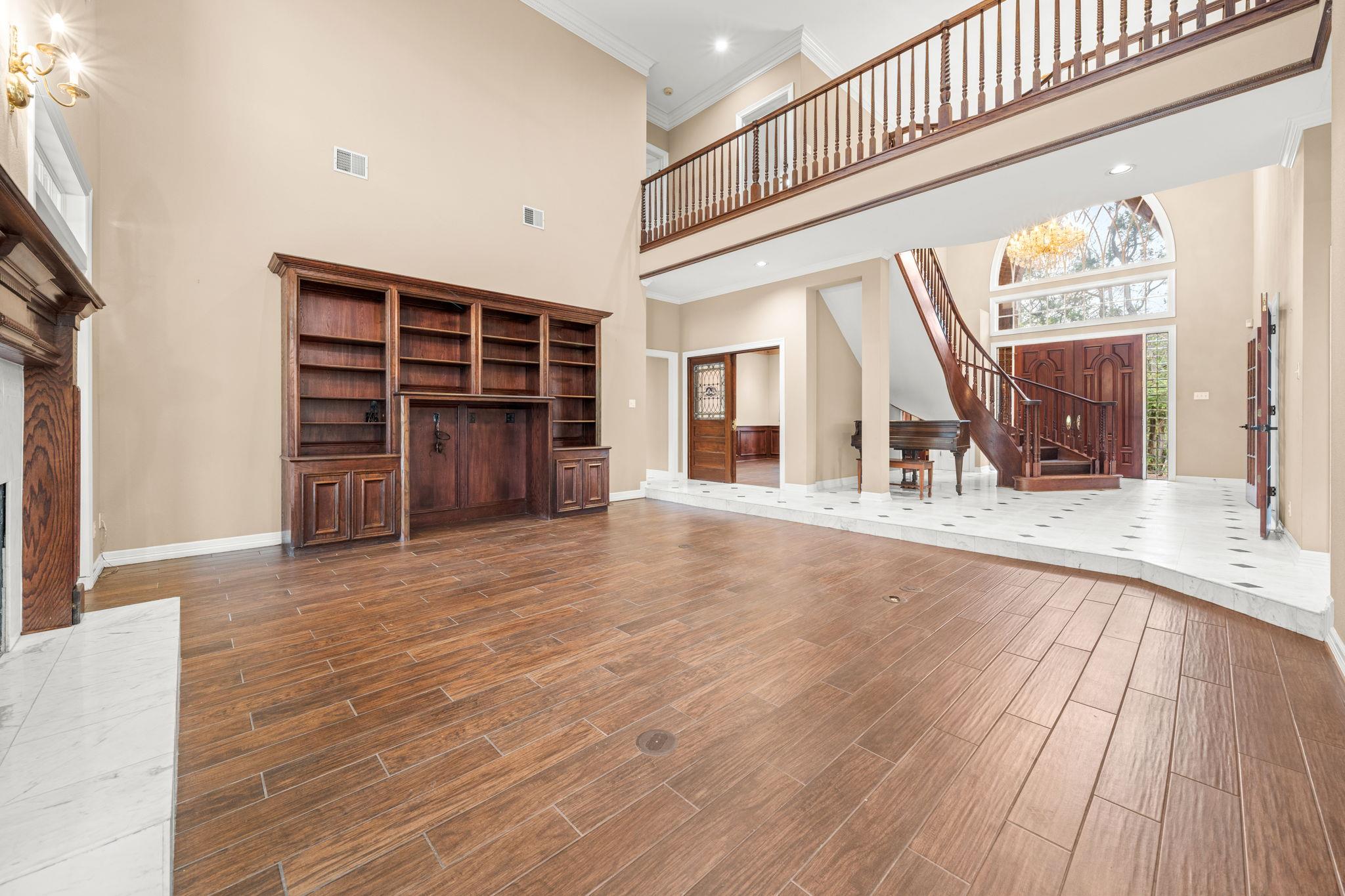 901 Westlake Dr, West Lake Hills, TX 78746