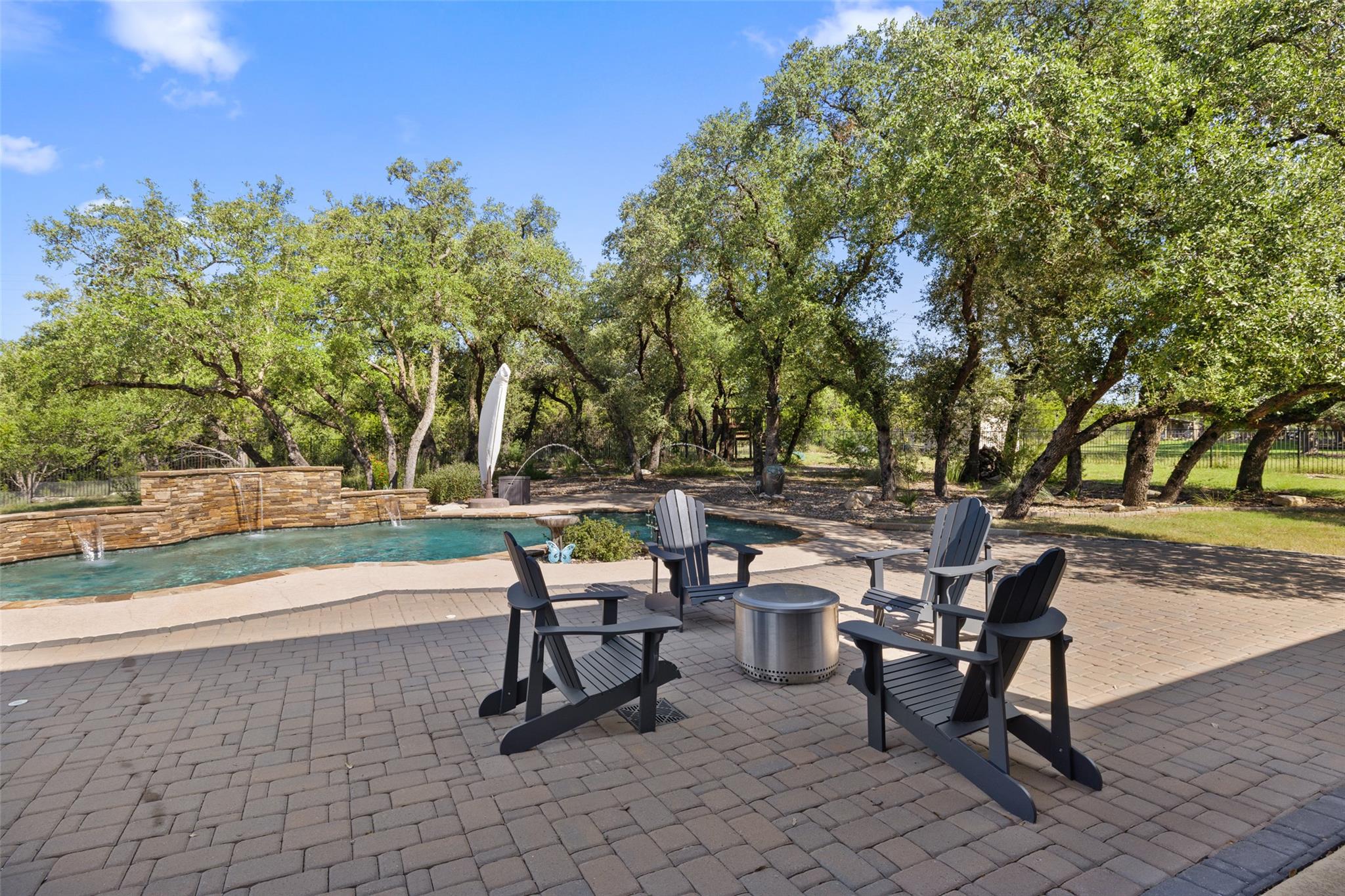 4512 Diamante Dr, Spicewood, TX 78669
