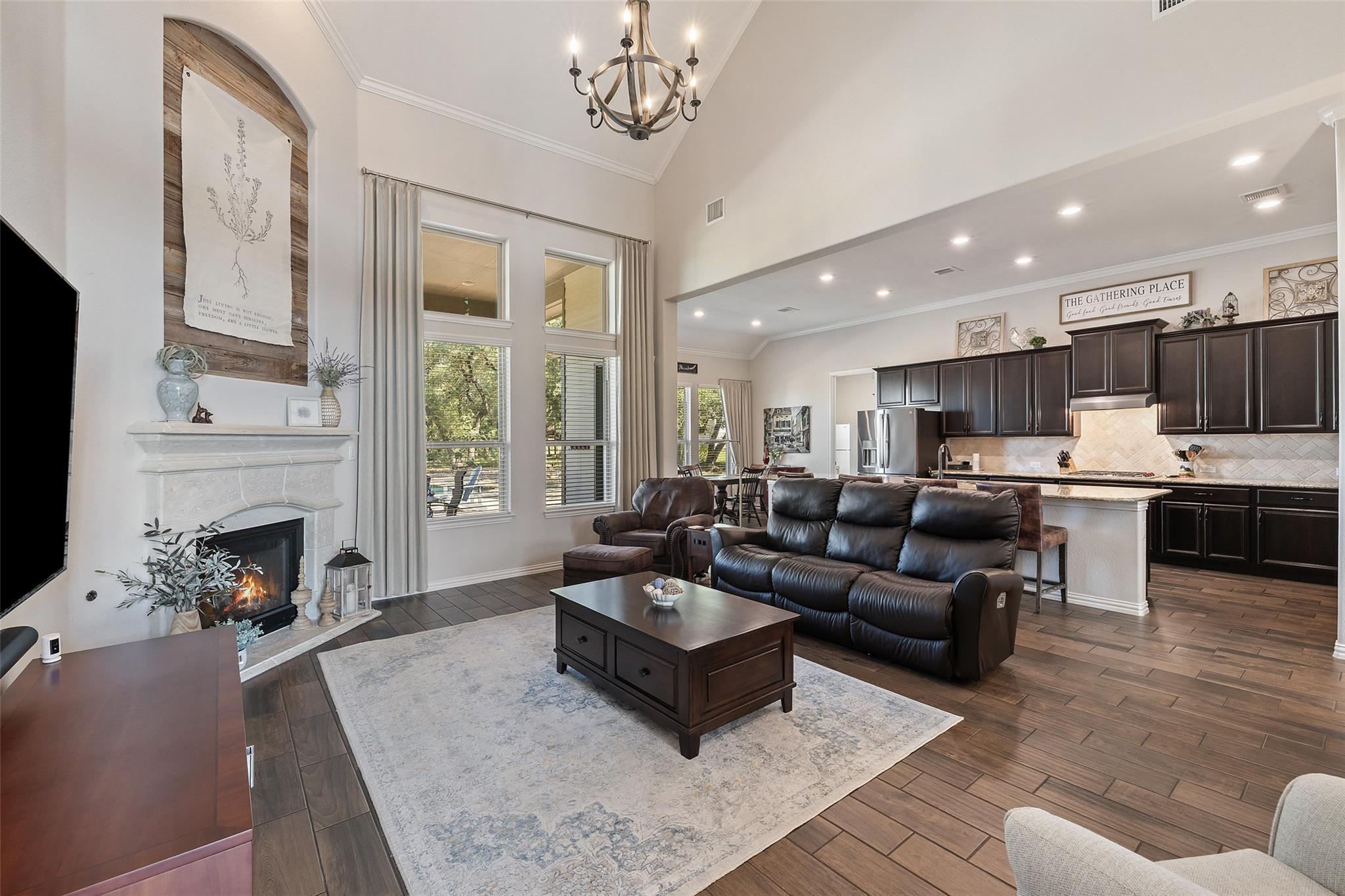 4512 Diamante Dr, Spicewood, TX 78669