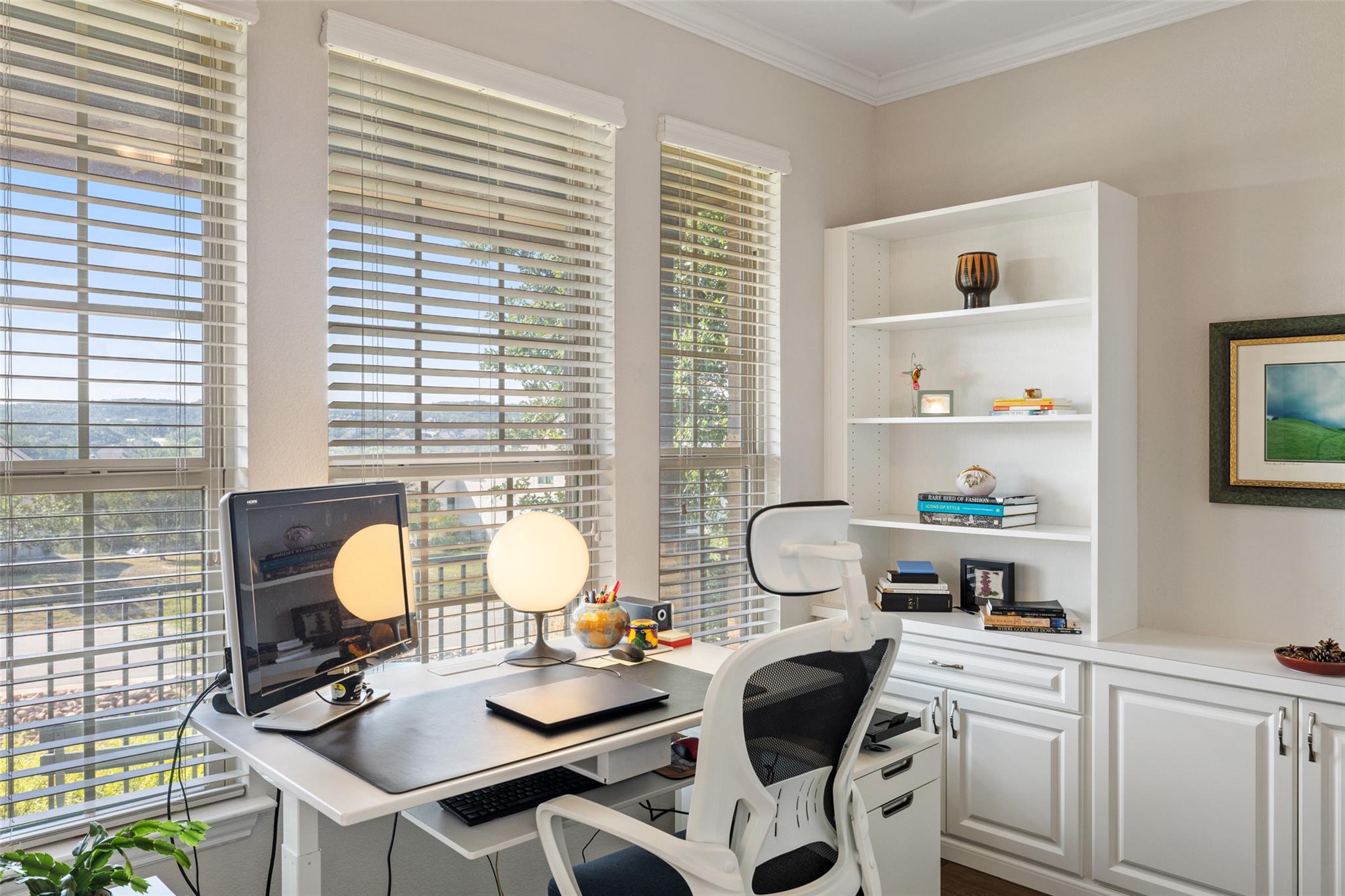 4512 Diamante Dr, Spicewood, TX 78669