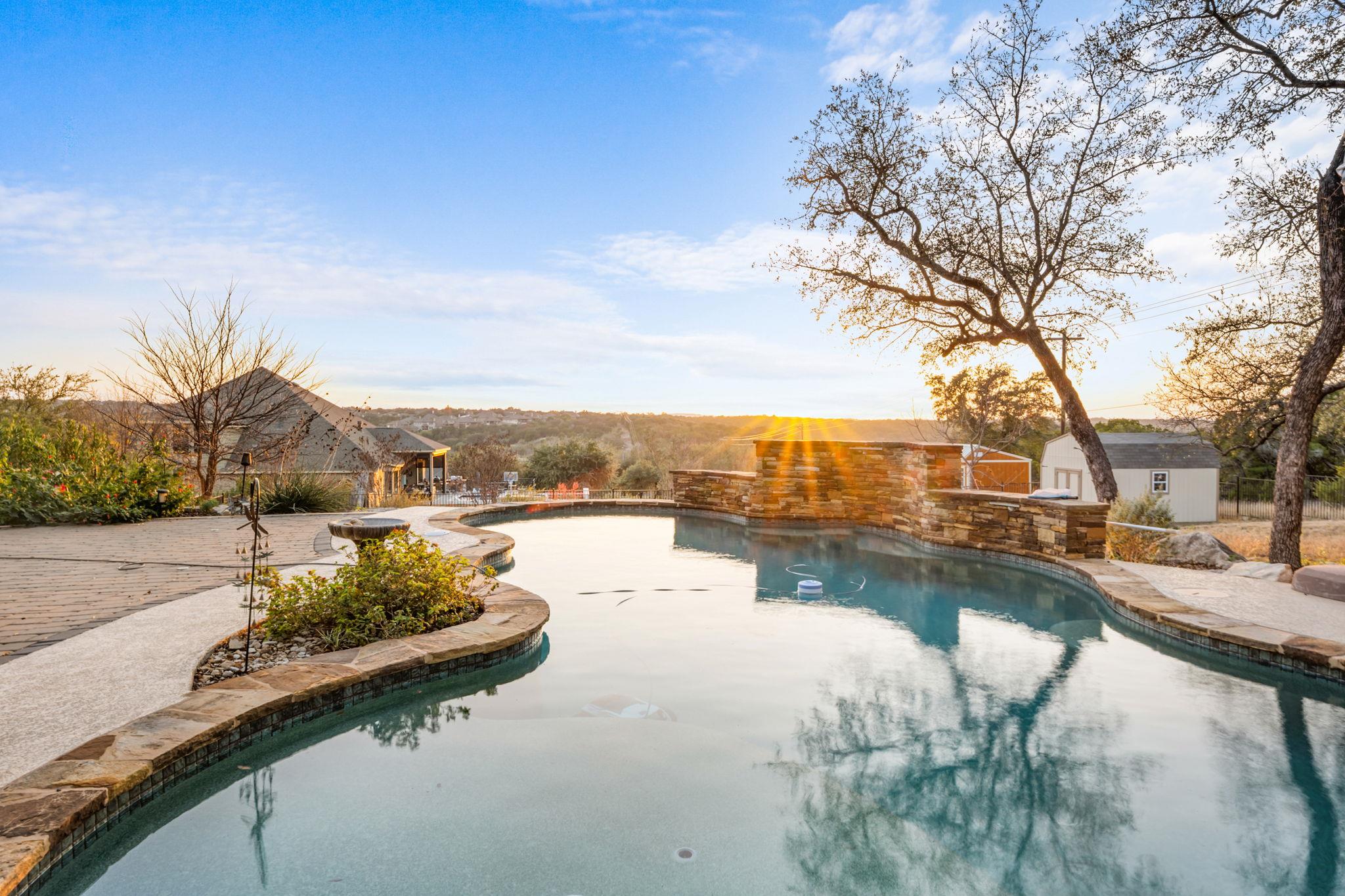 4512 Diamante Dr, Spicewood, TX 78669