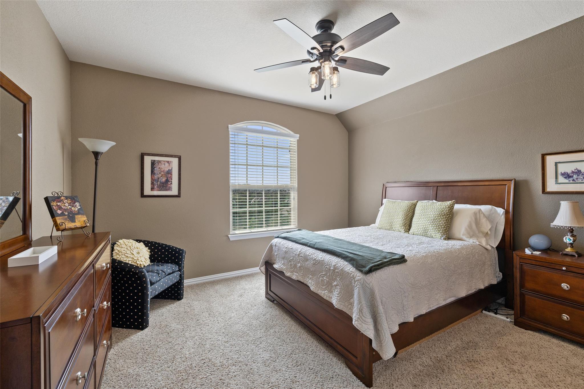 4512 Diamante Dr, Spicewood, TX 78669