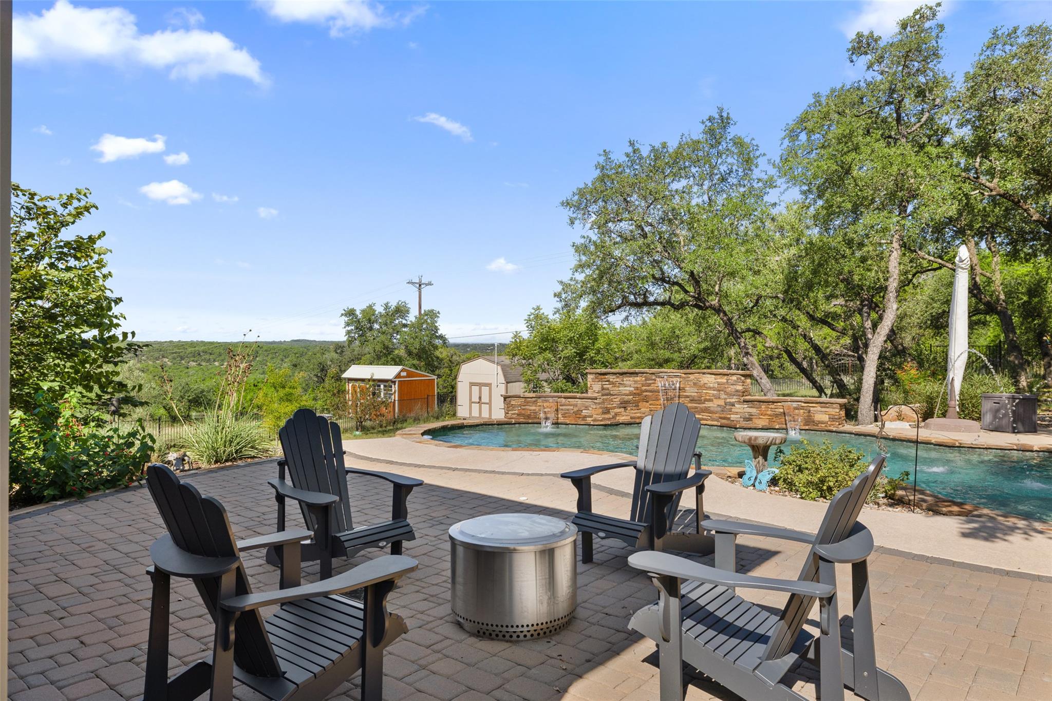 4512 Diamante Dr, Spicewood, TX 78669