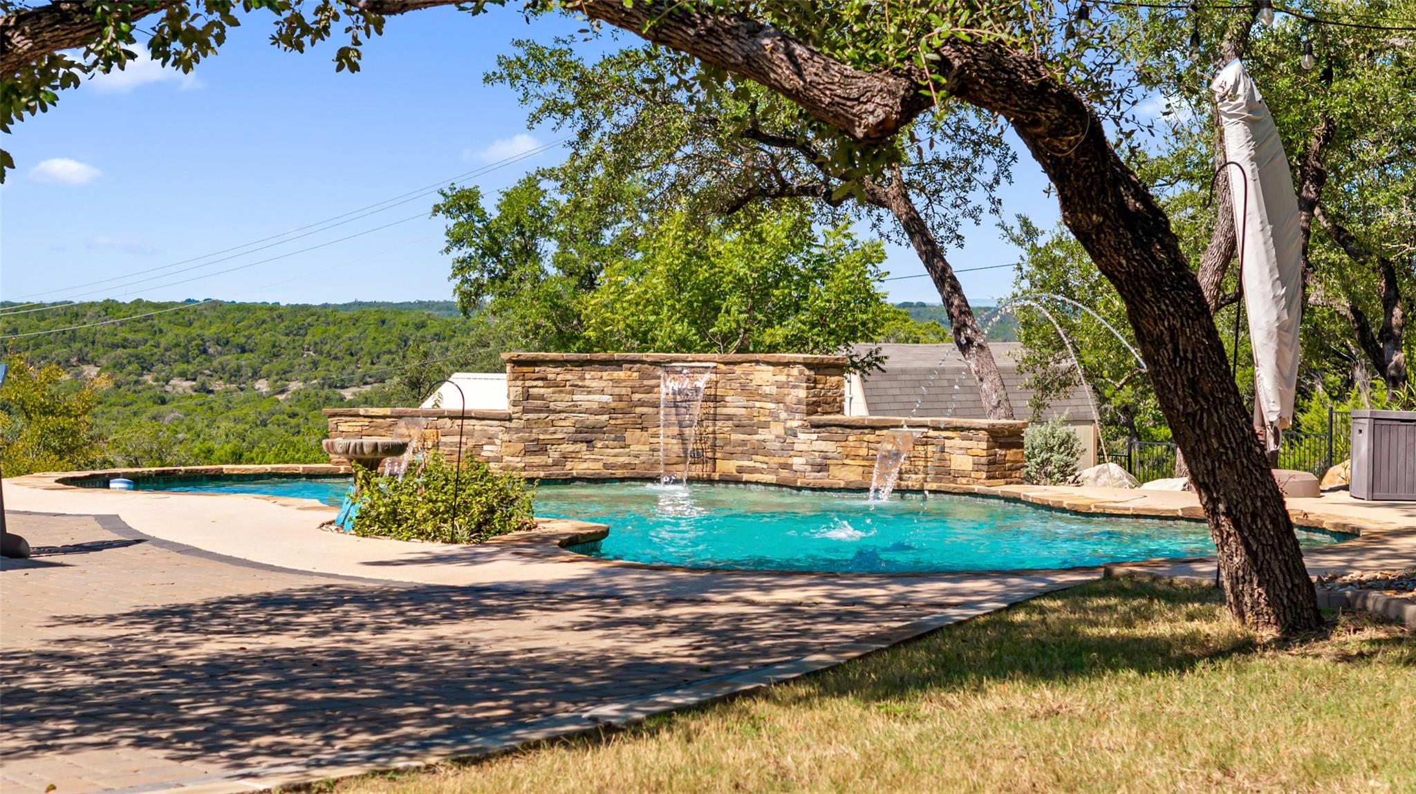 4512 Diamante Dr, Spicewood, TX 78669