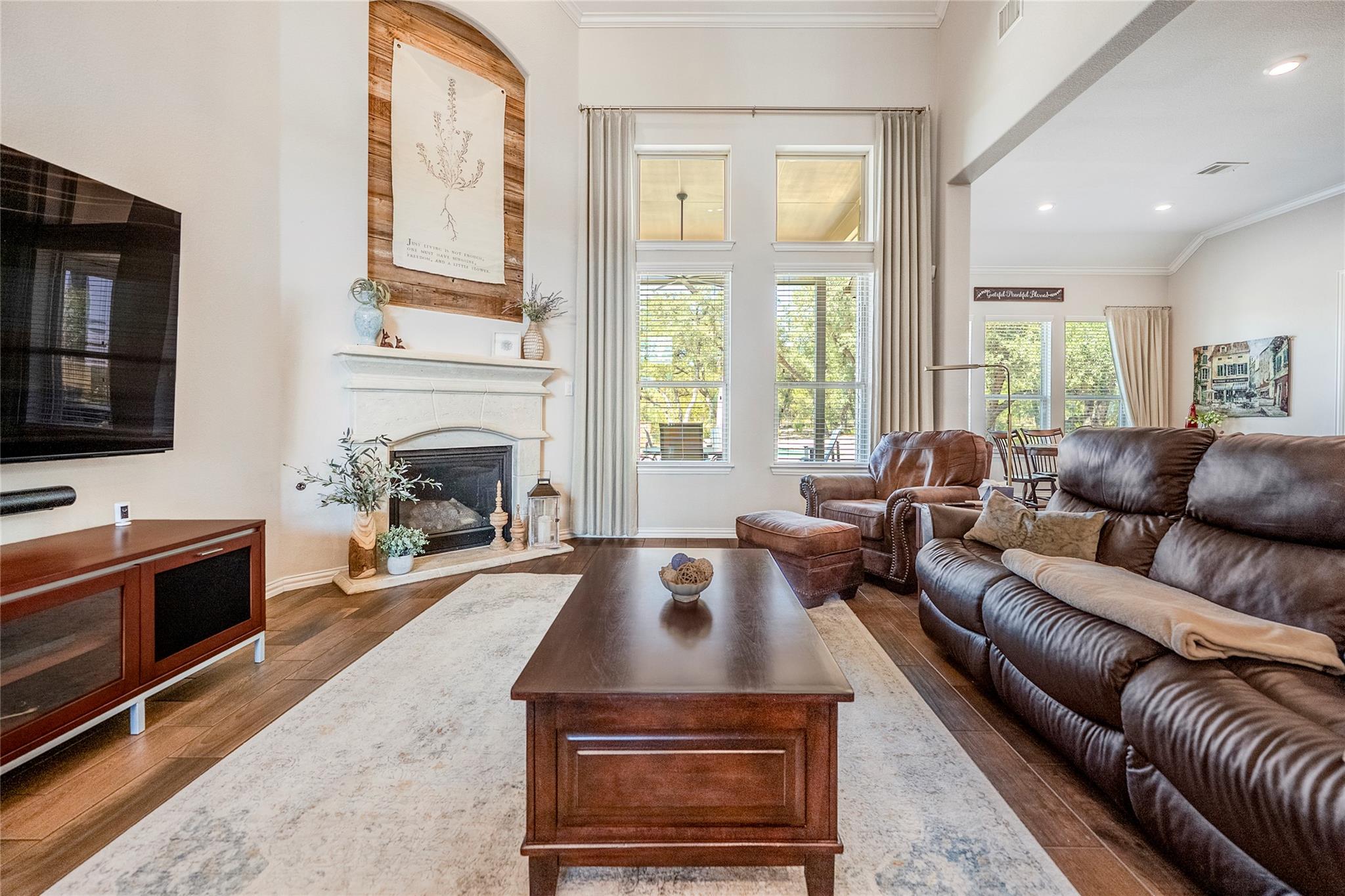 4512 Diamante Dr, Spicewood, TX 78669