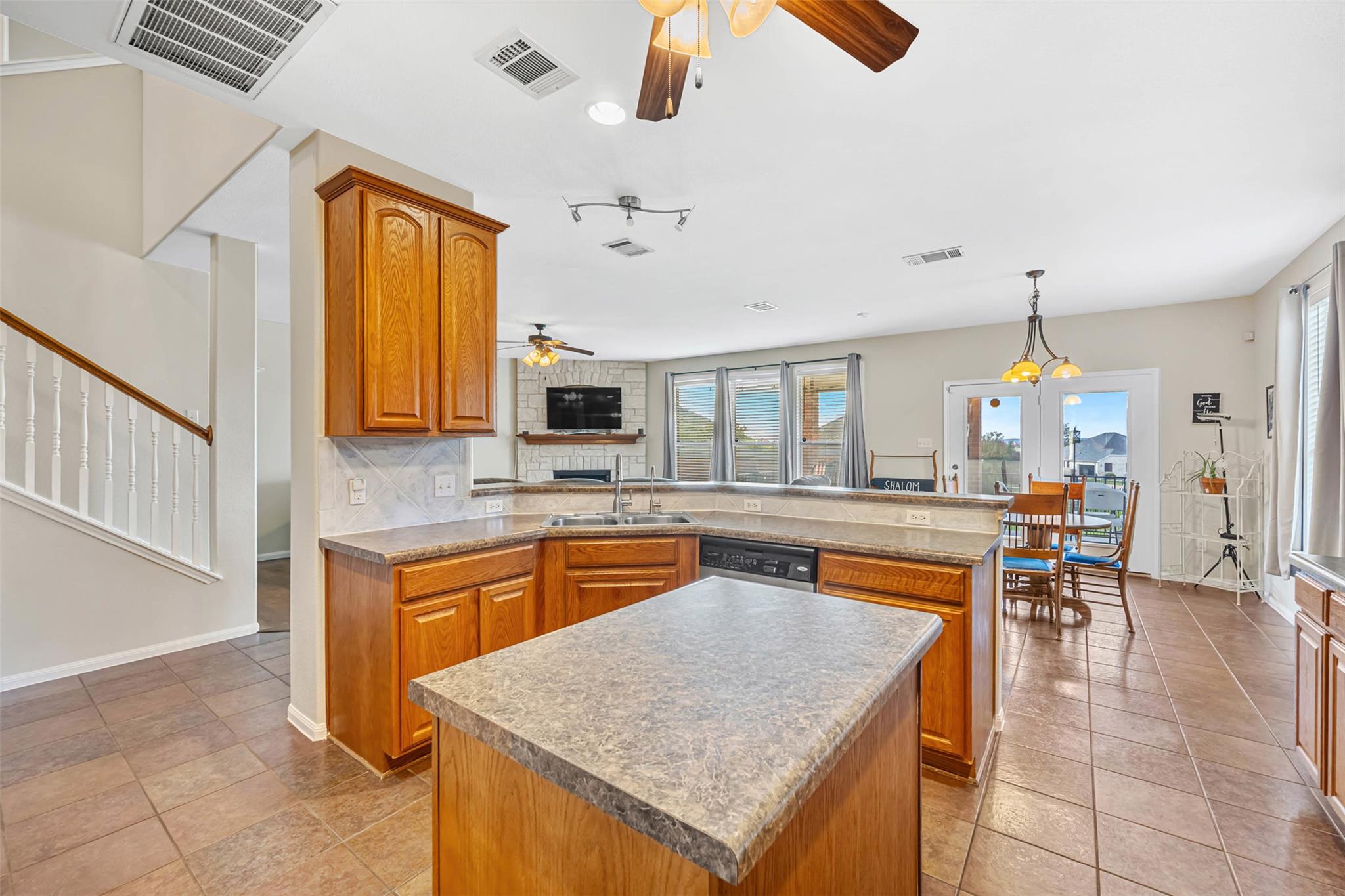 2011 Sandy Point Rd, Harker Heights, TX 76548