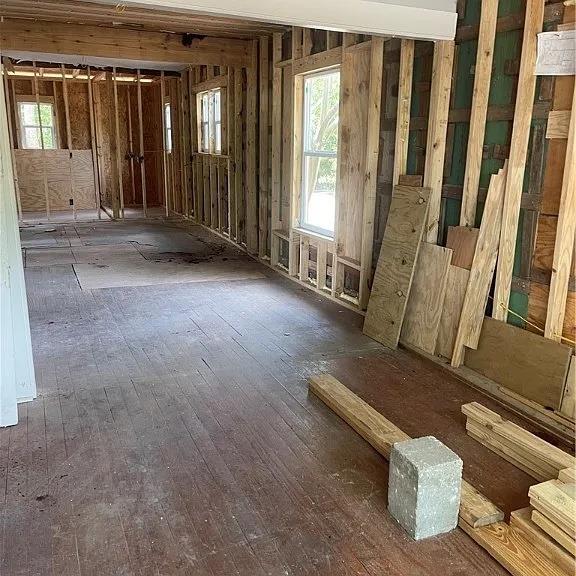 218 S Bright St, Gonzales, TX 78629