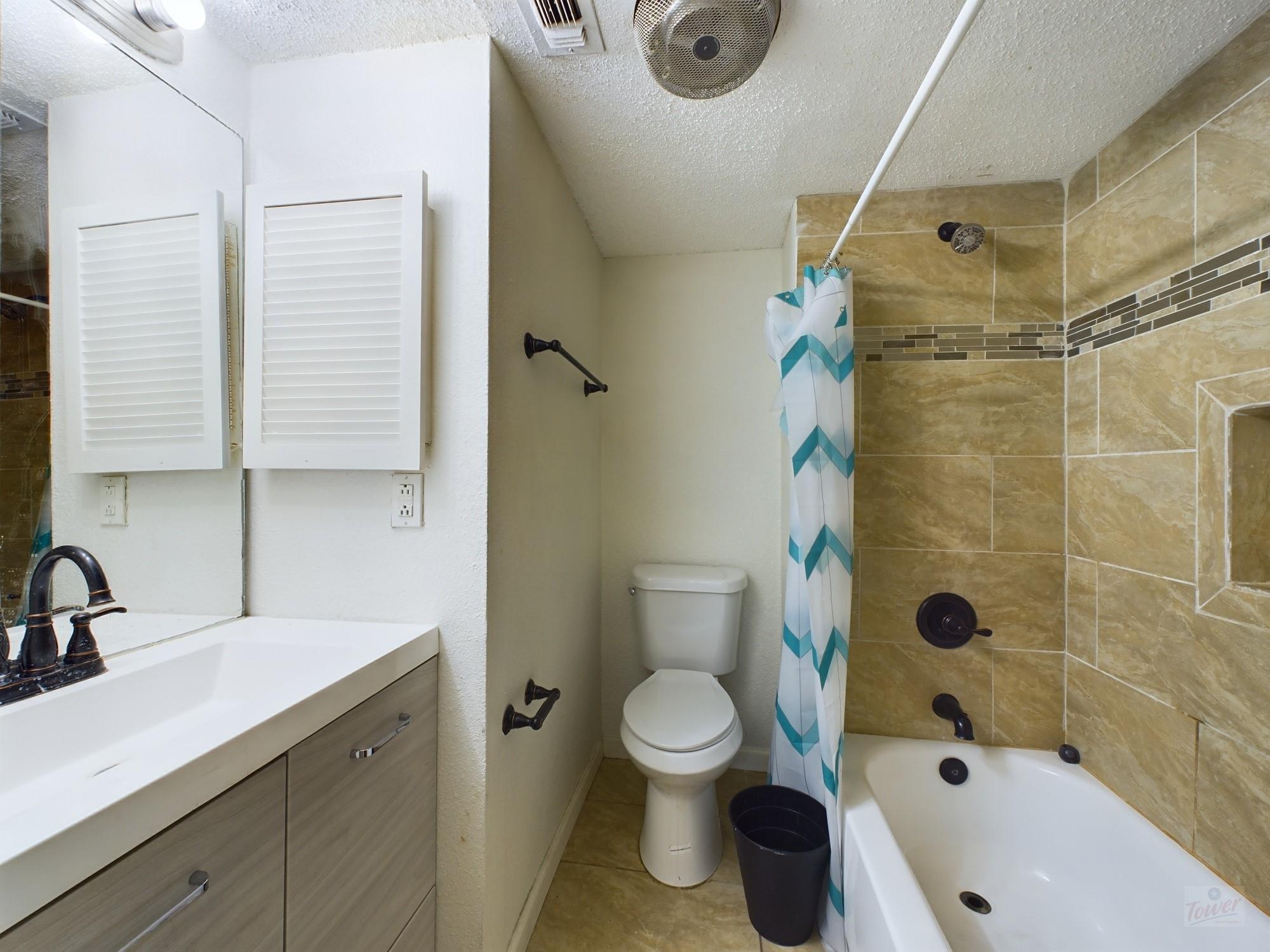 2401 Leon St # 303, Austin, TX 78705