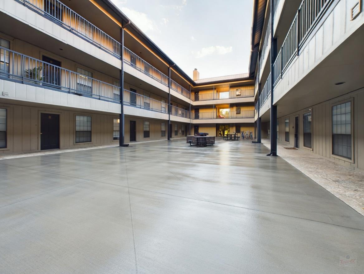 2401 Leon St # 303, Austin, TX 78705